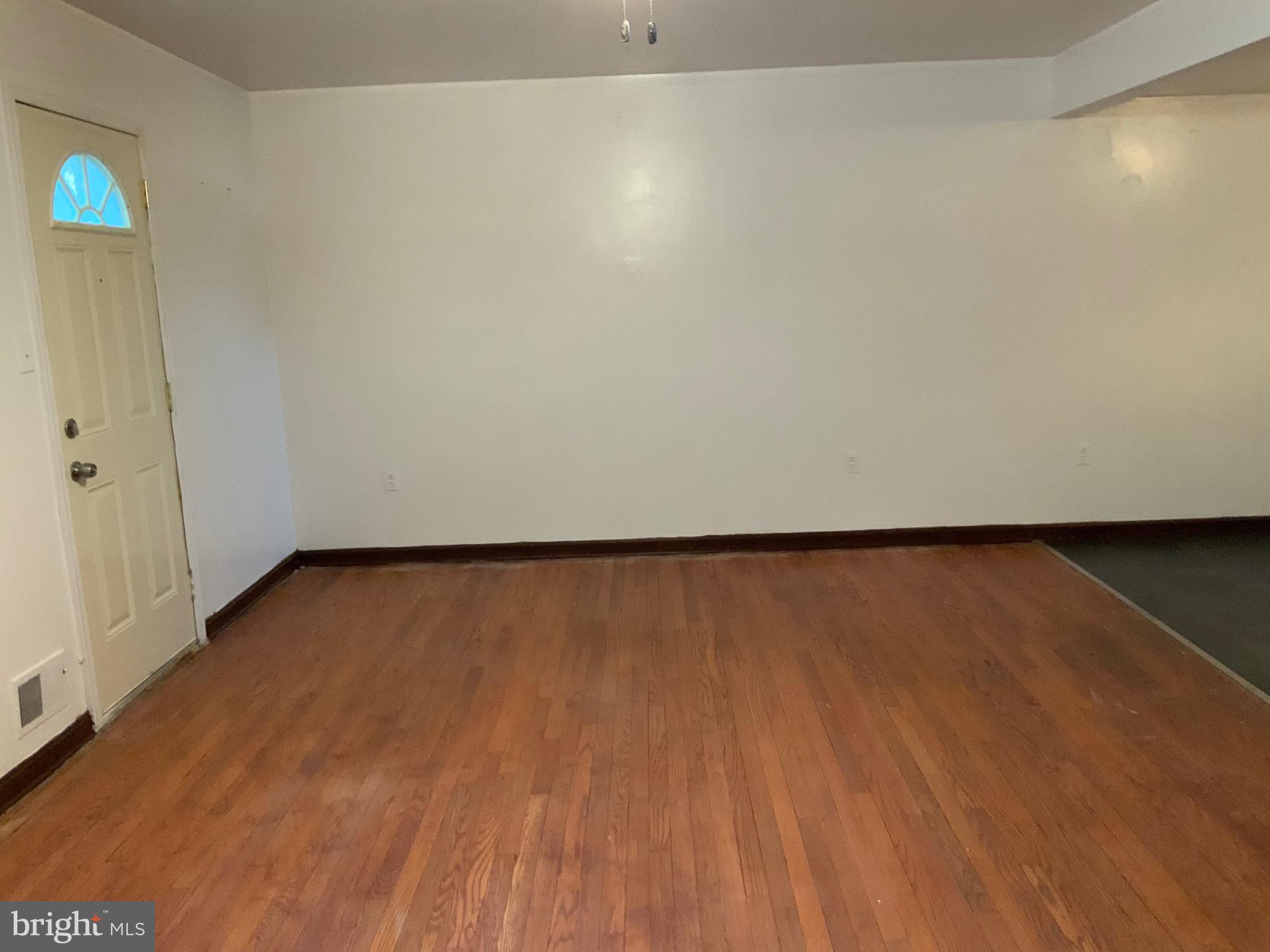 MONIKA COURTS CONDO - Residential