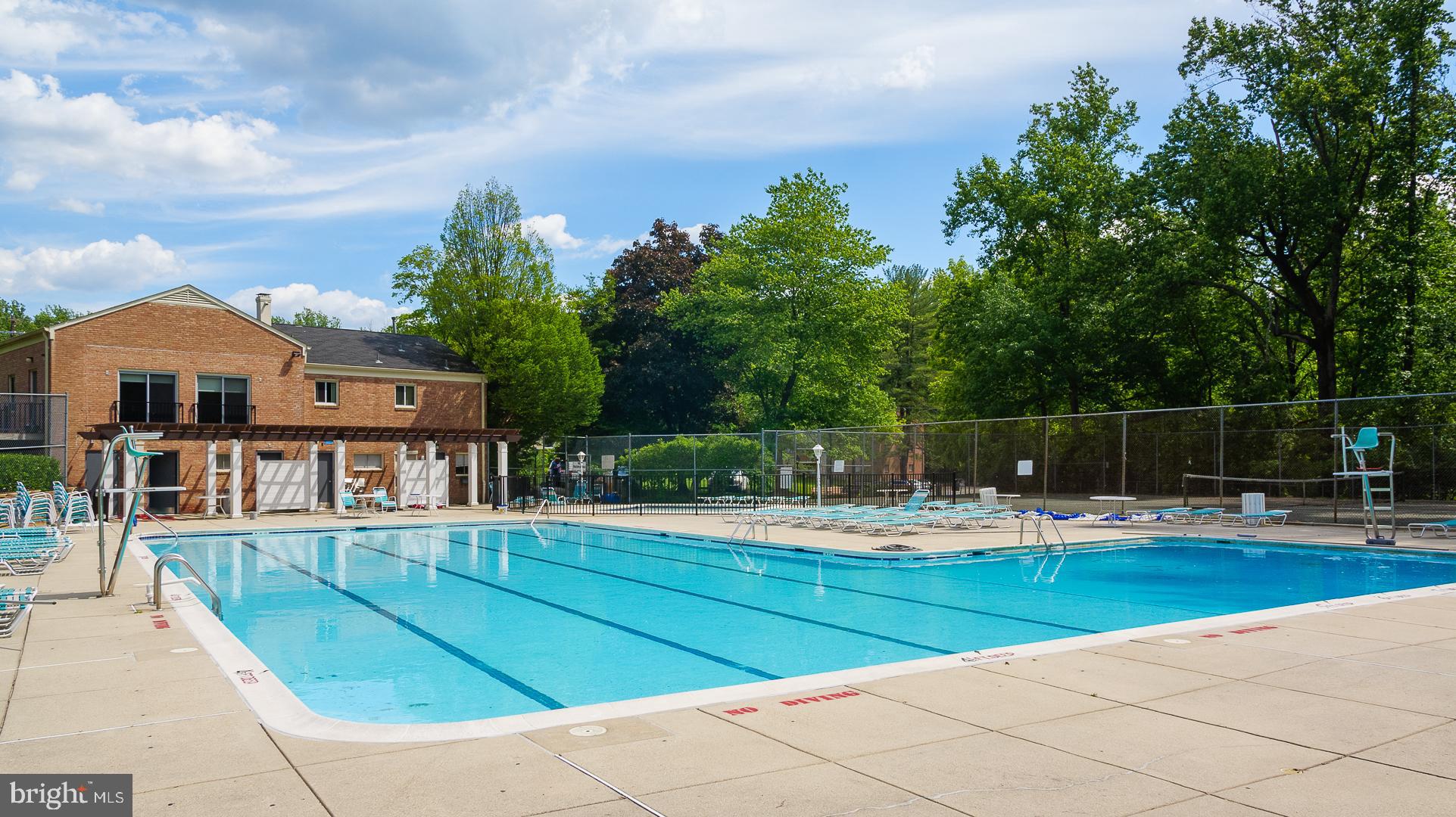 PARKSIDE CONDOMINIUMS - Residential