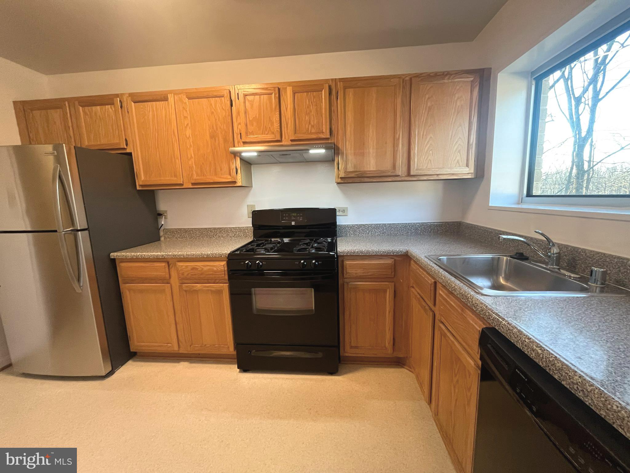 PARKSIDE CONDOMINIUMS - Residential