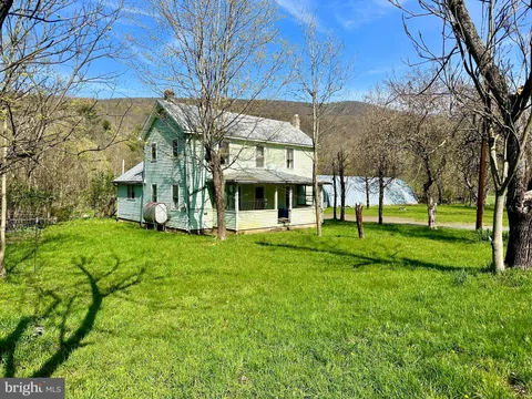 17789 Petersburg Pike, Upper Tract, WV MLS: WVPT2000864