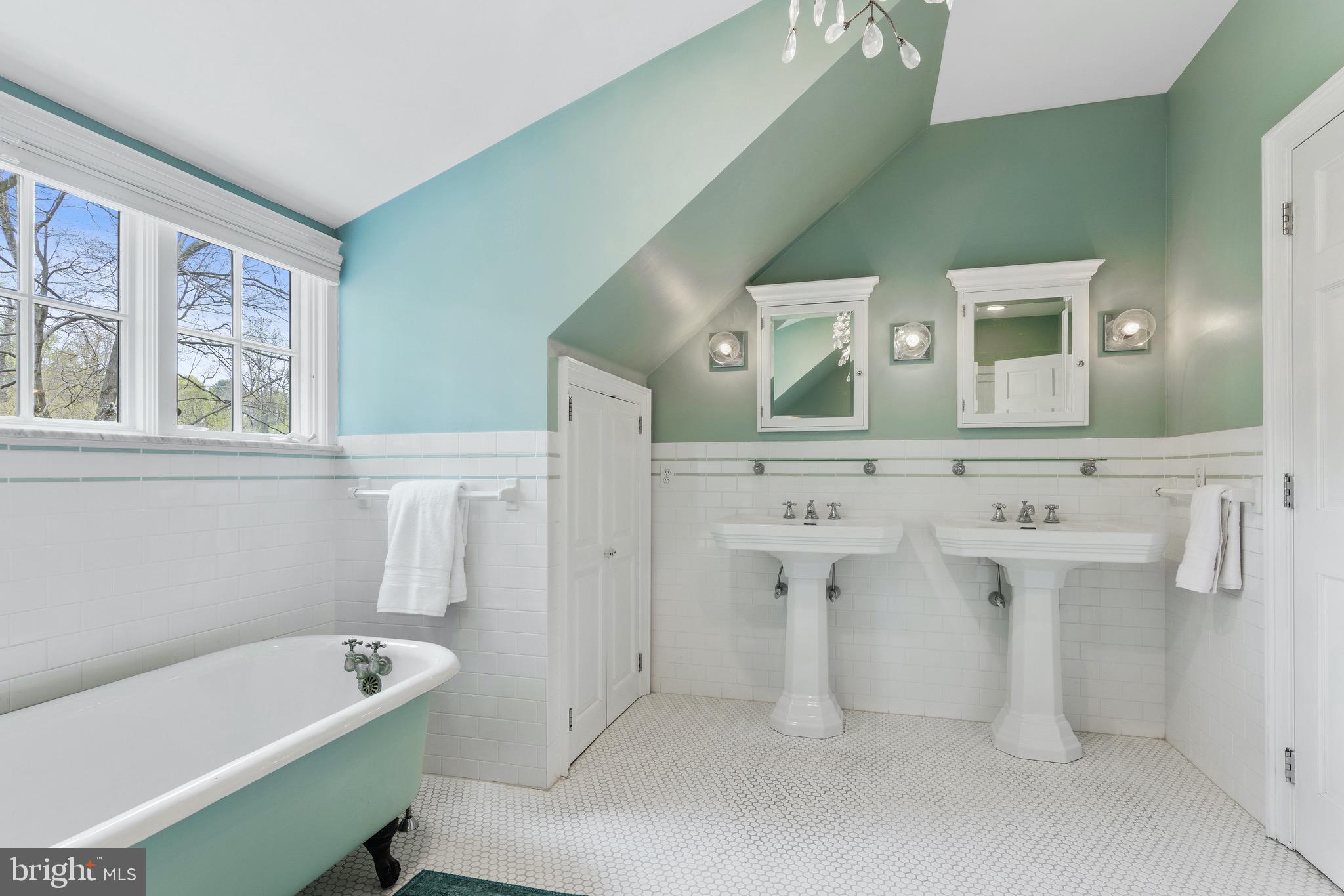 BUTTONWOOD FARMS - Residential