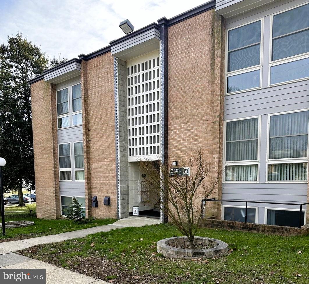 2202 GREENERY LANE 301-22
