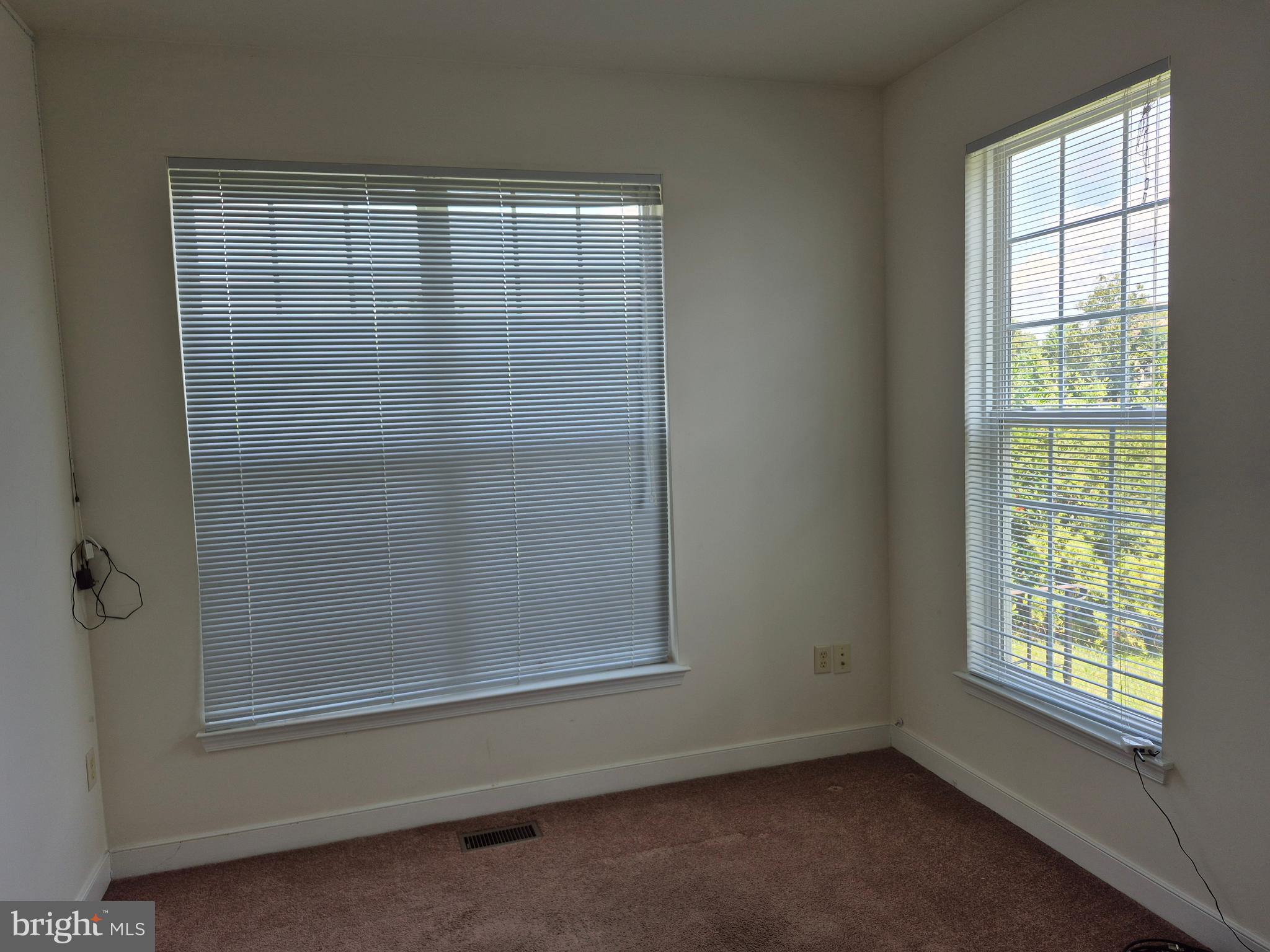 ST CHARLES SUB - SHEFFIELD - Residential Lease