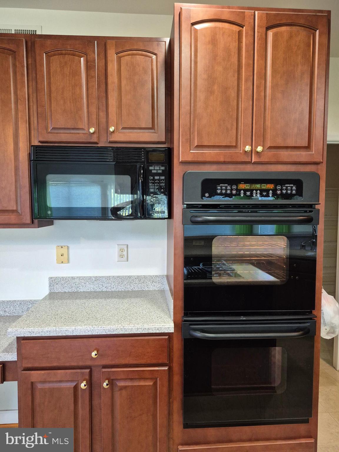 ST CHARLES SUB - SHEFFIELD - Residential Lease