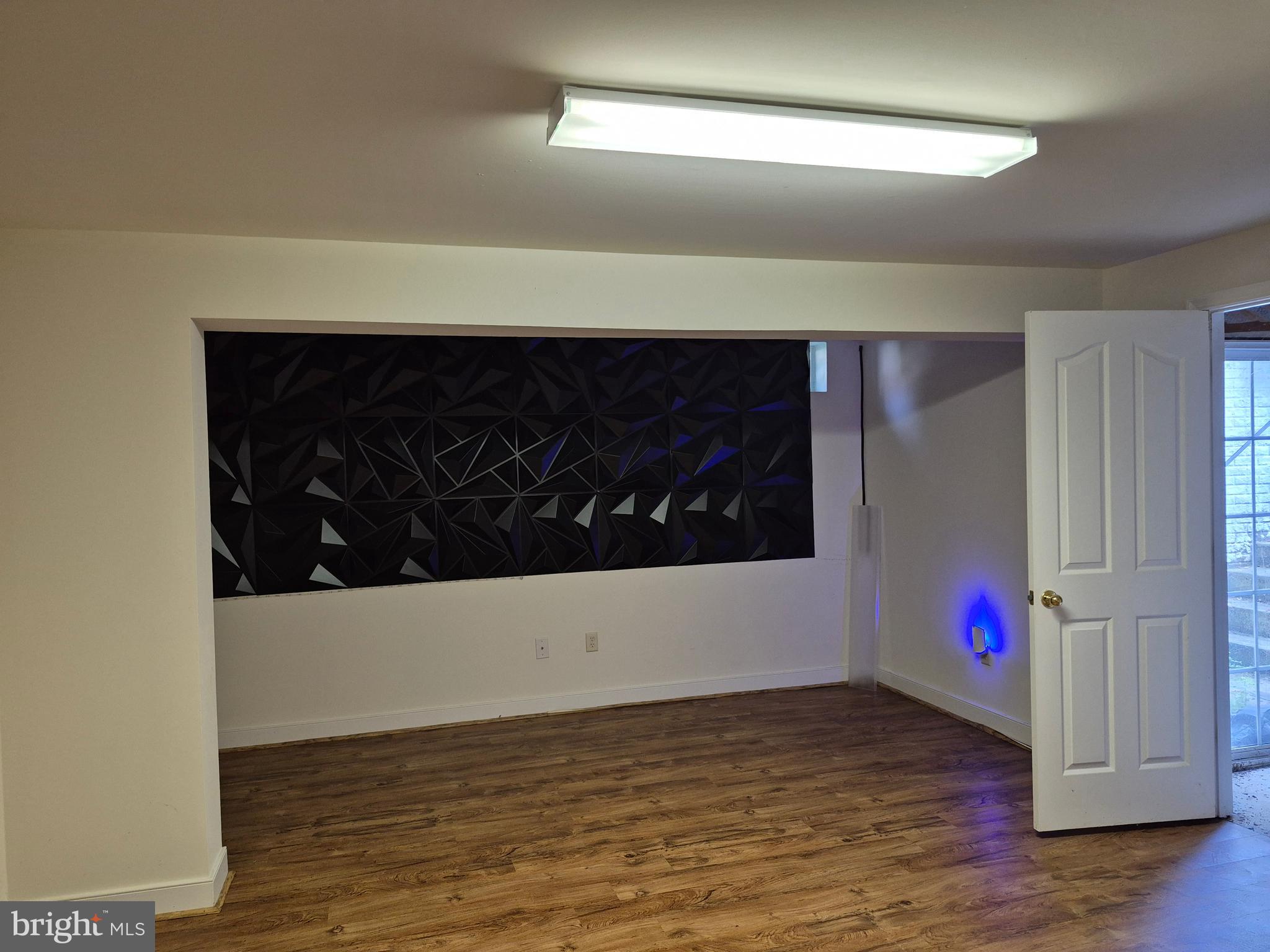 ST CHARLES SUB - SHEFFIELD - Residential Lease