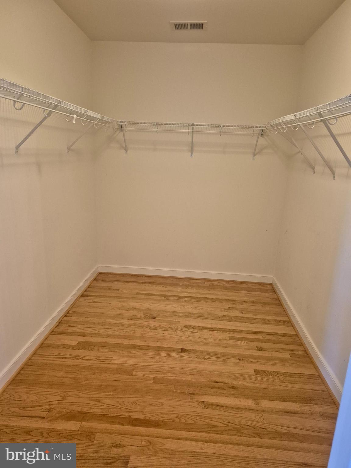 ST CHARLES SUB - SHEFFIELD - Residential Lease