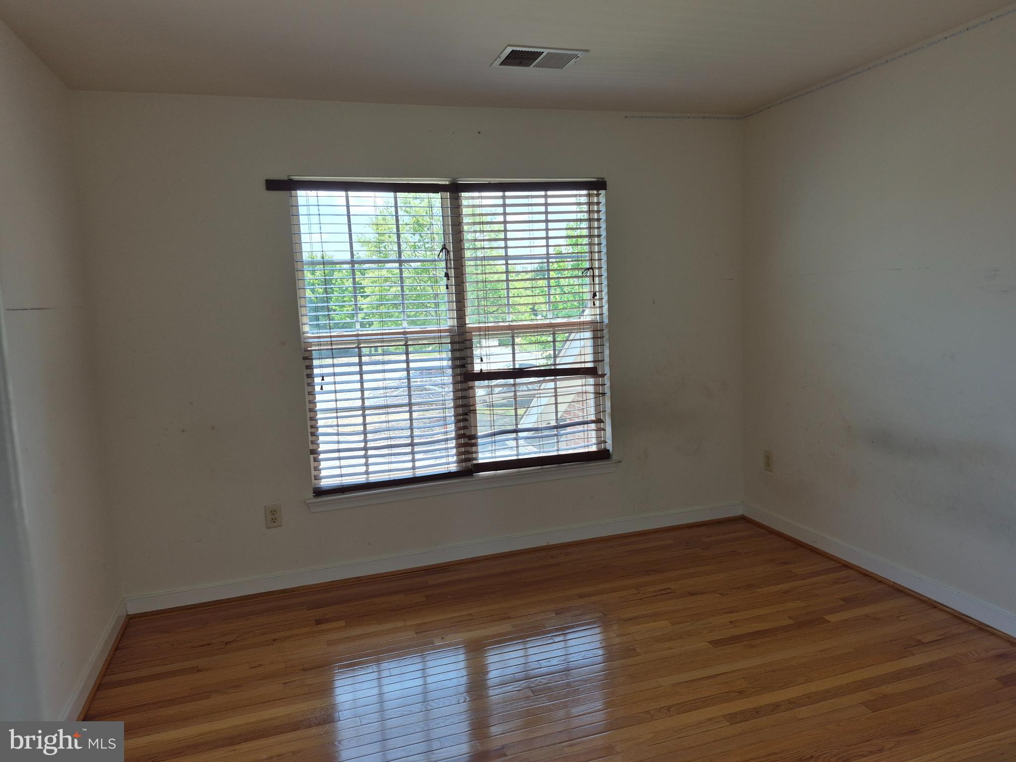 ST CHARLES SUB - SHEFFIELD - Residential Lease