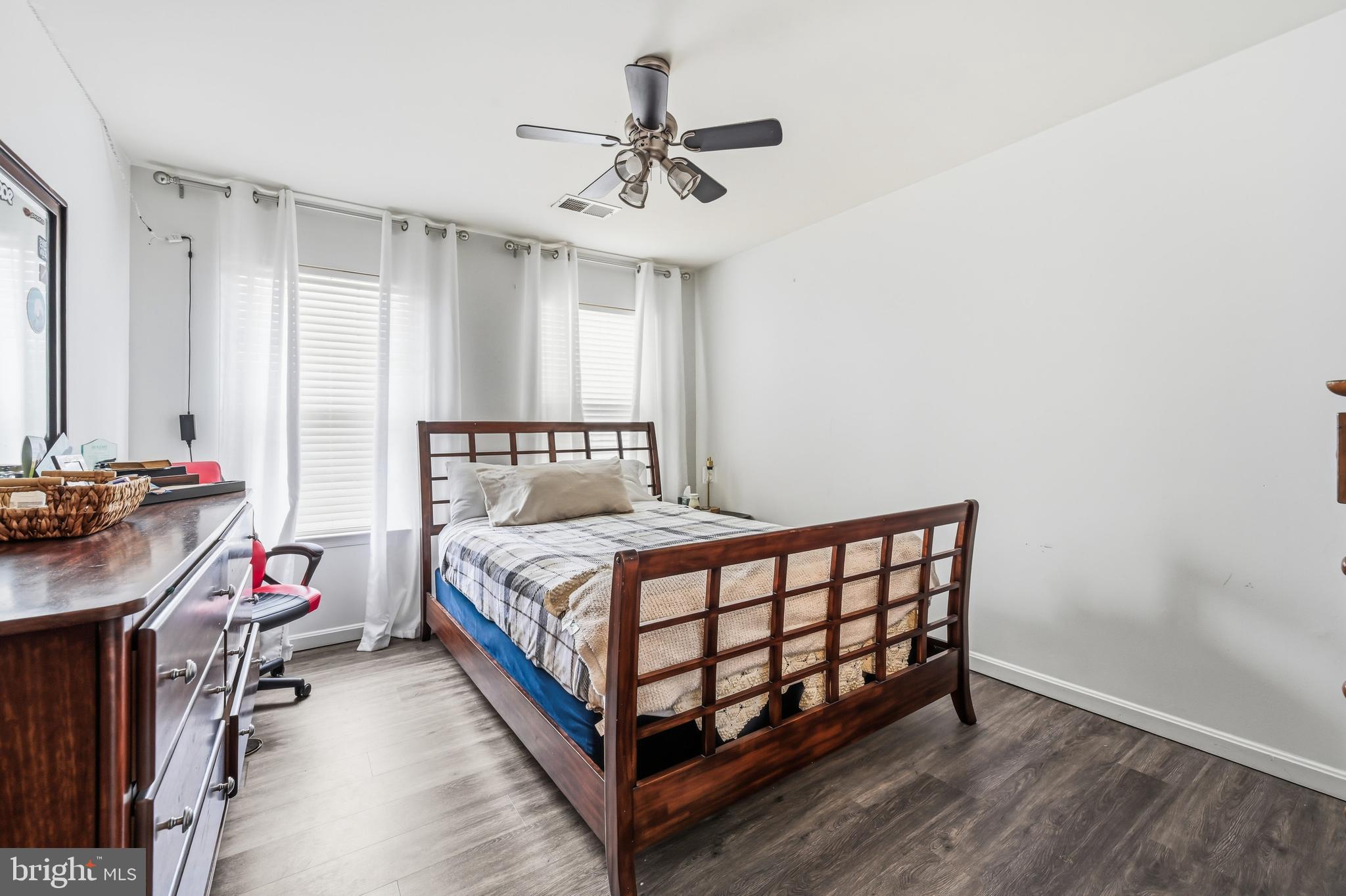 NORTH BROOK - Residential