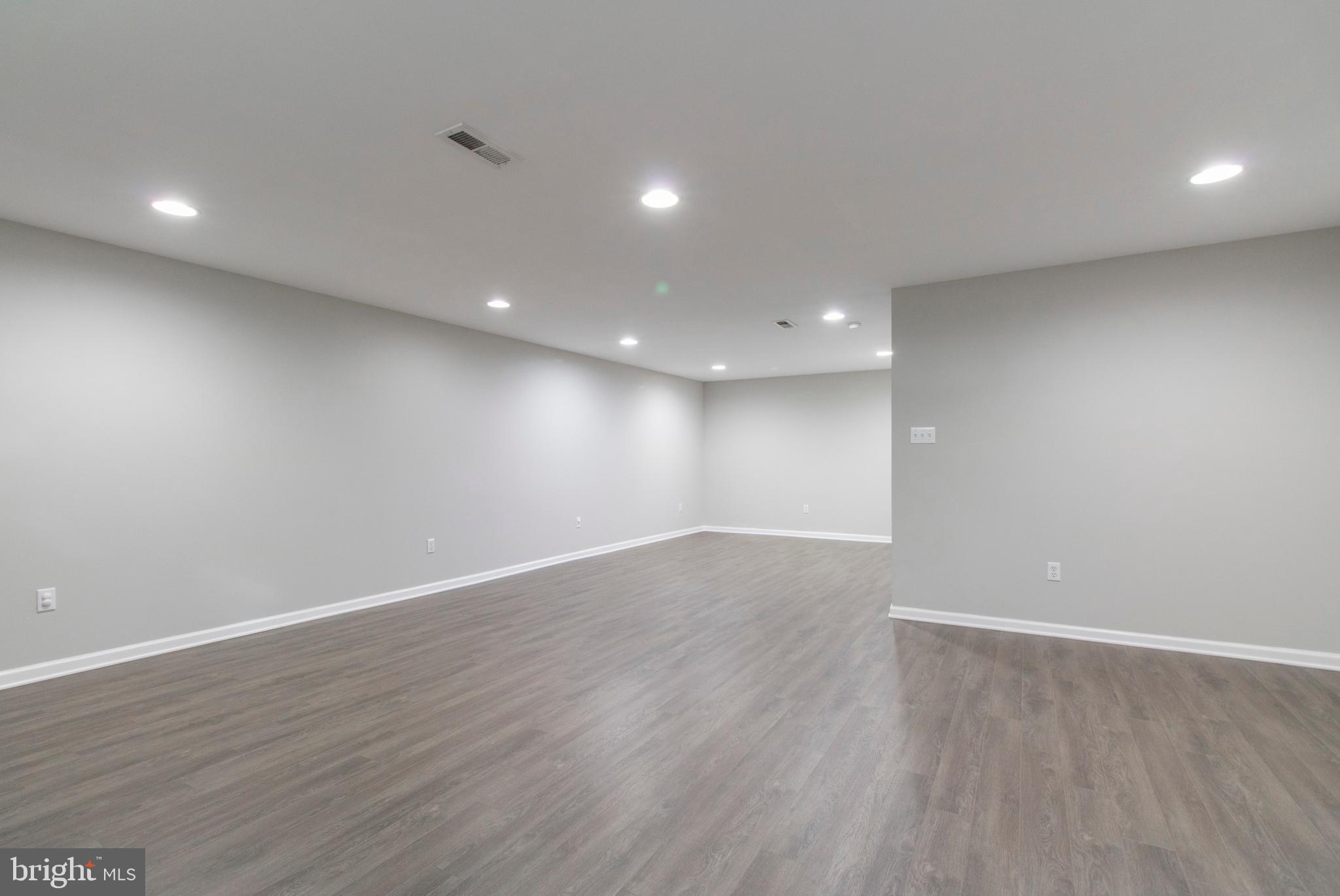 CLUB VIEW MANOR - Residential