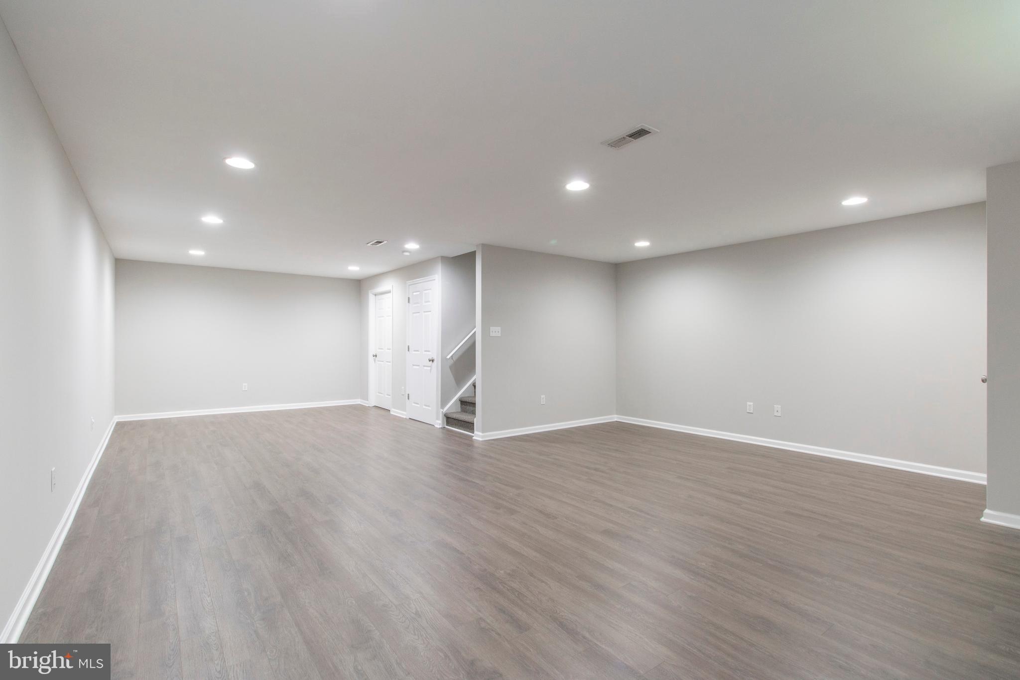 CLUB VIEW MANOR - Residential