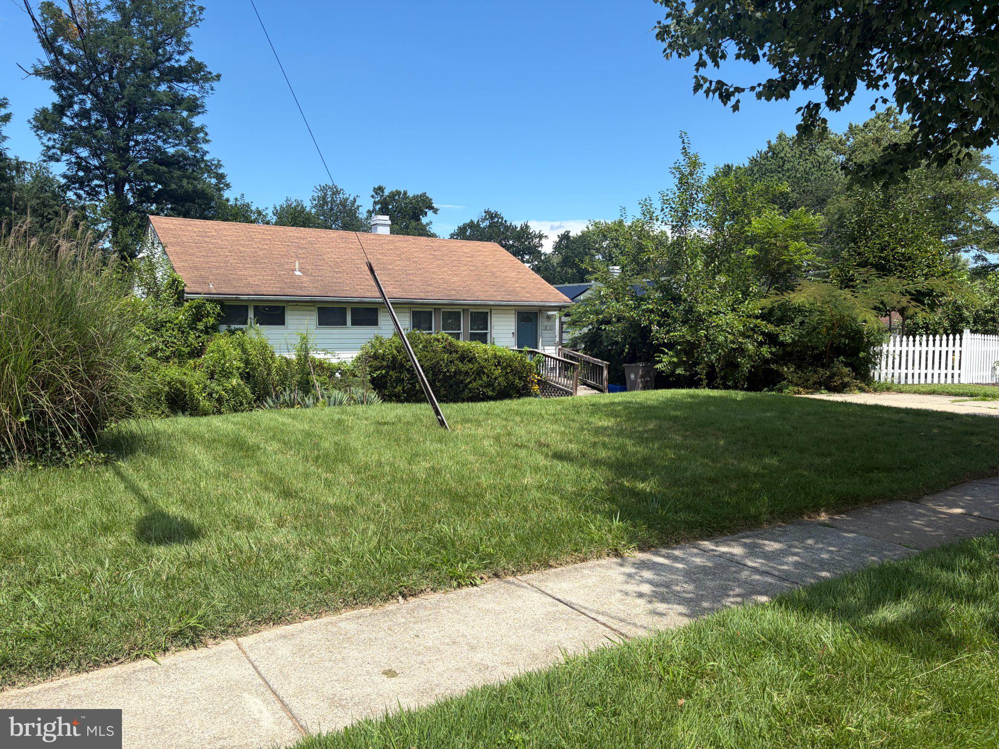 1218 BROADWOOD DRIVE