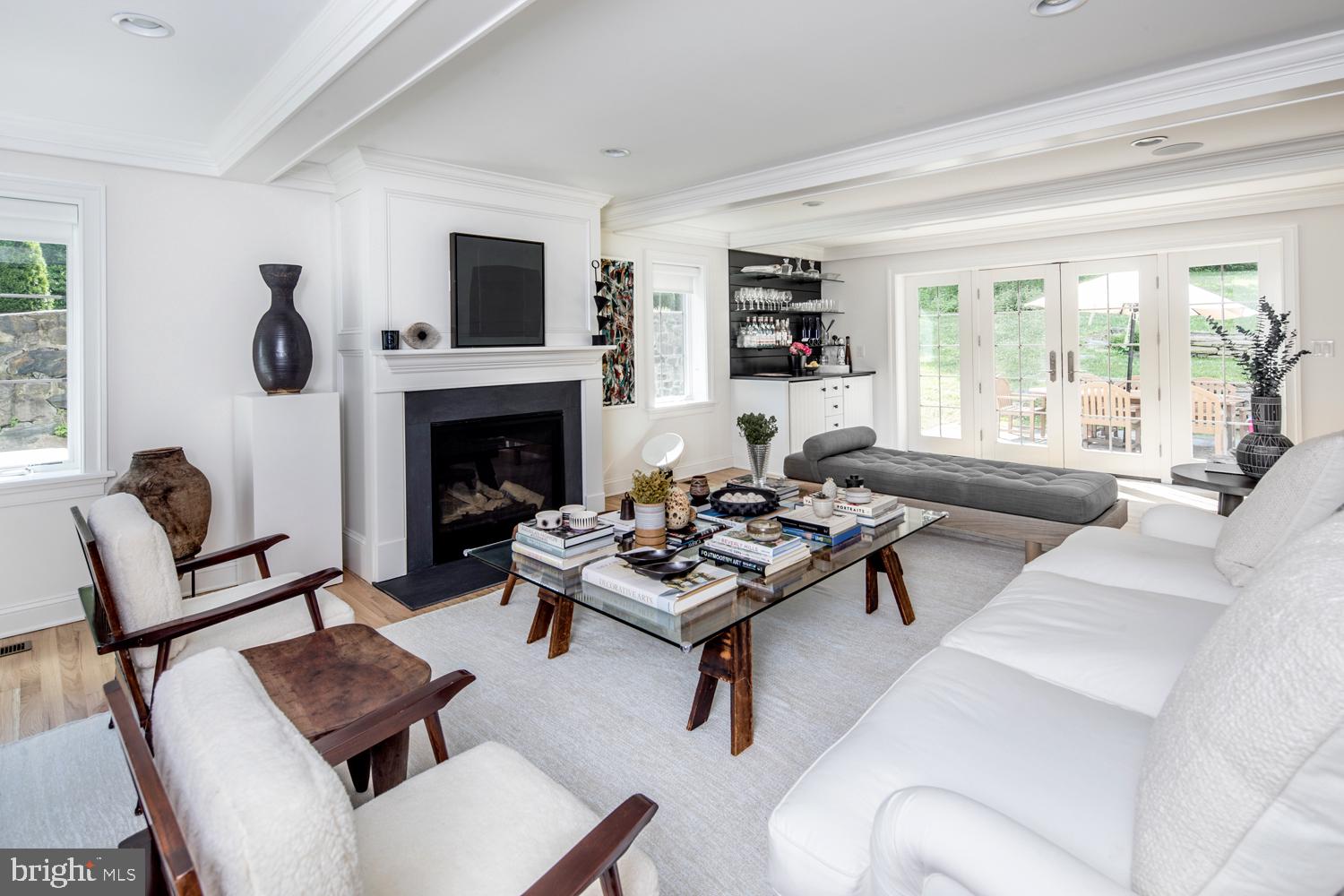 GLADWYNE - Residential