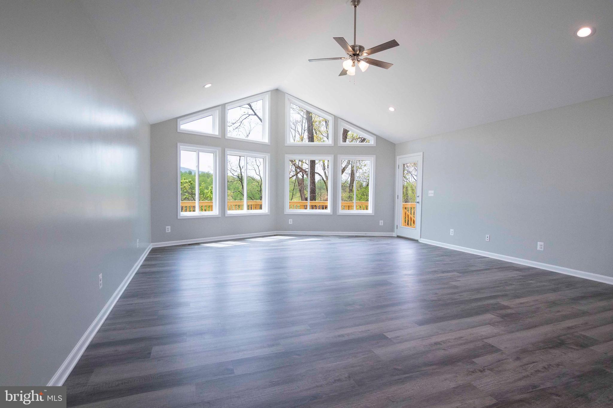 SKYLINE ESTATES - Residential