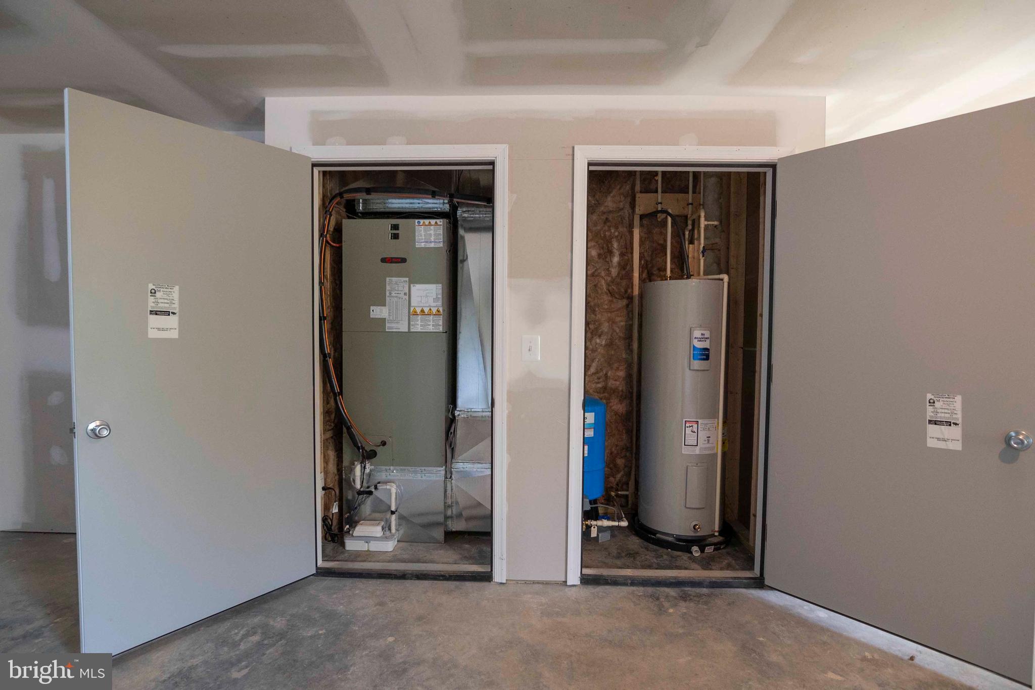 SKYLINE ESTATES - Residential