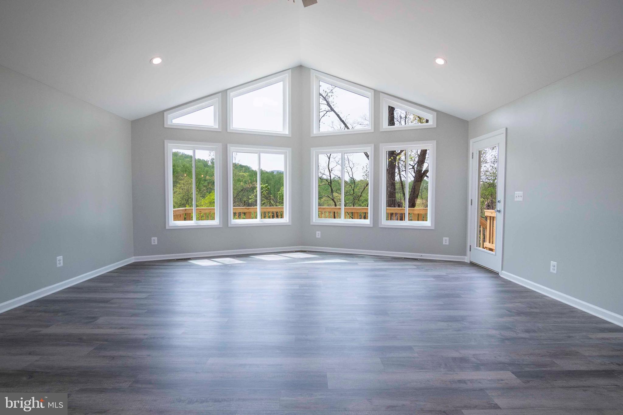 SKYLINE ESTATES - Residential