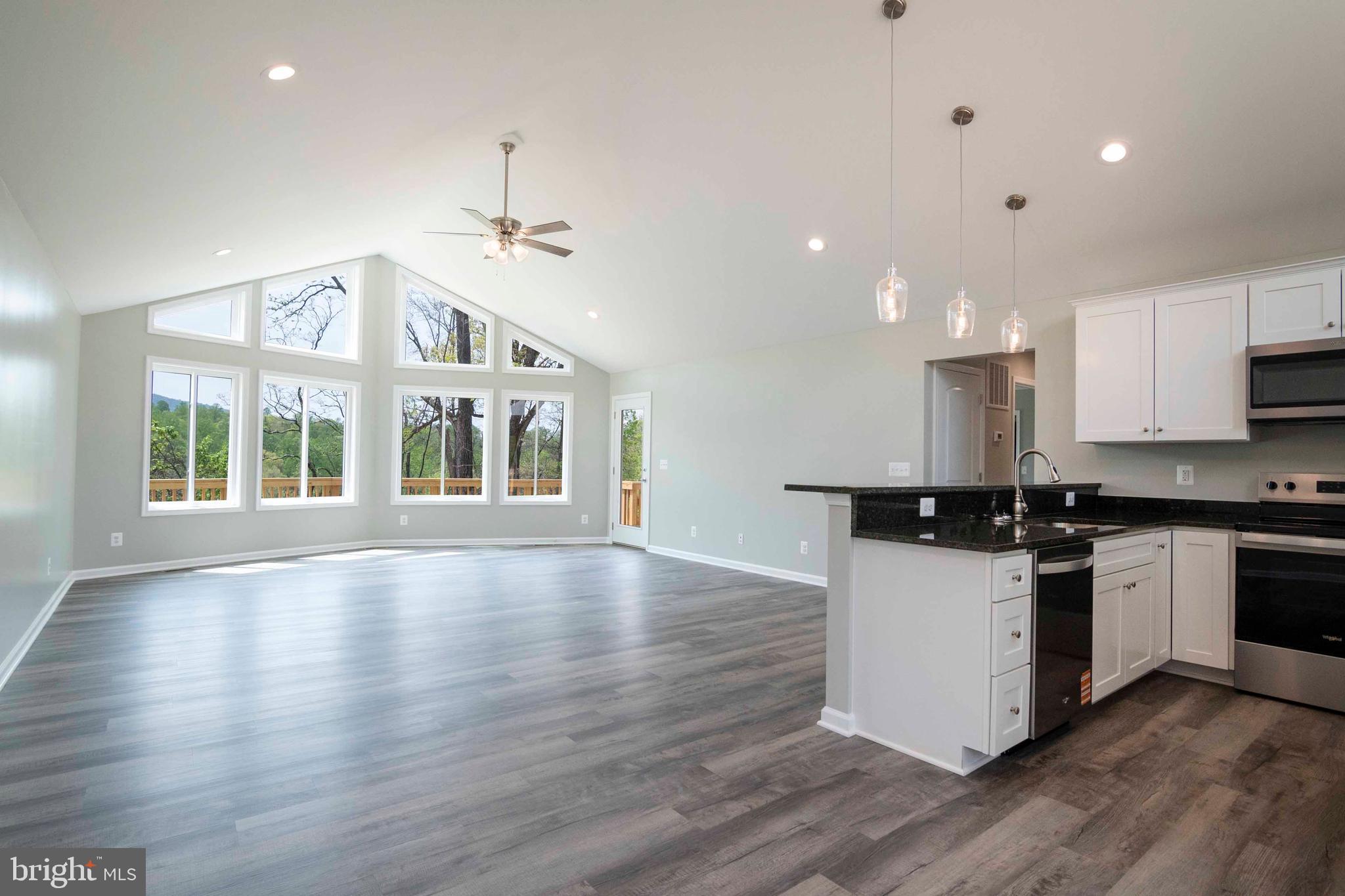 SKYLINE ESTATES - Residential