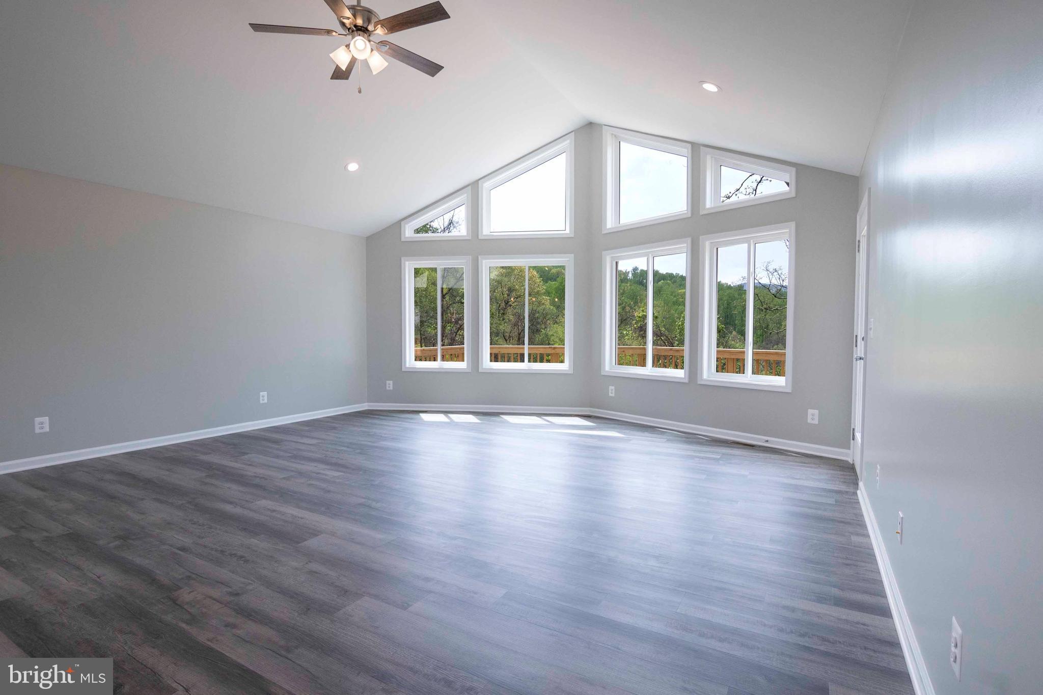 SKYLINE ESTATES - Residential