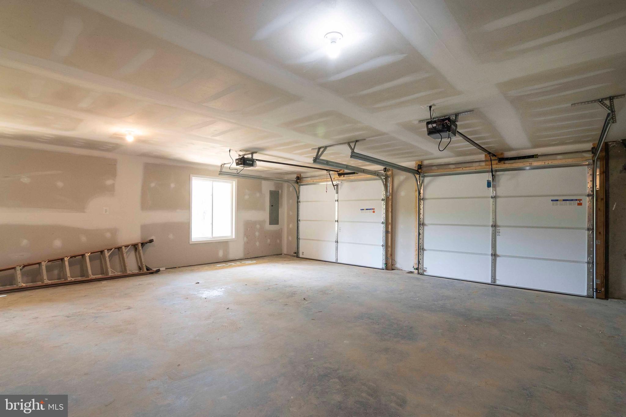 SKYLINE ESTATES - Residential