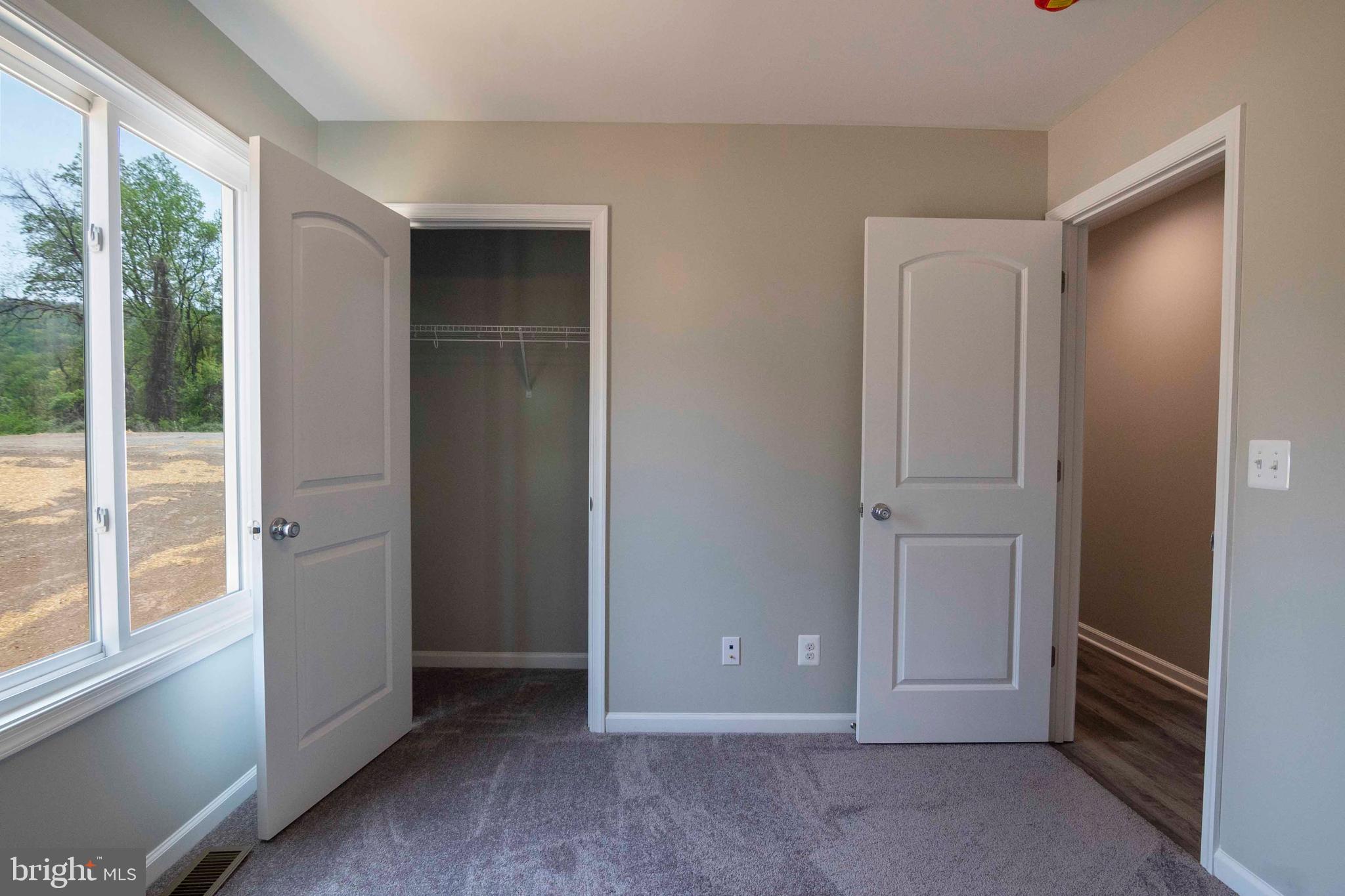 SKYLINE ESTATES - Residential