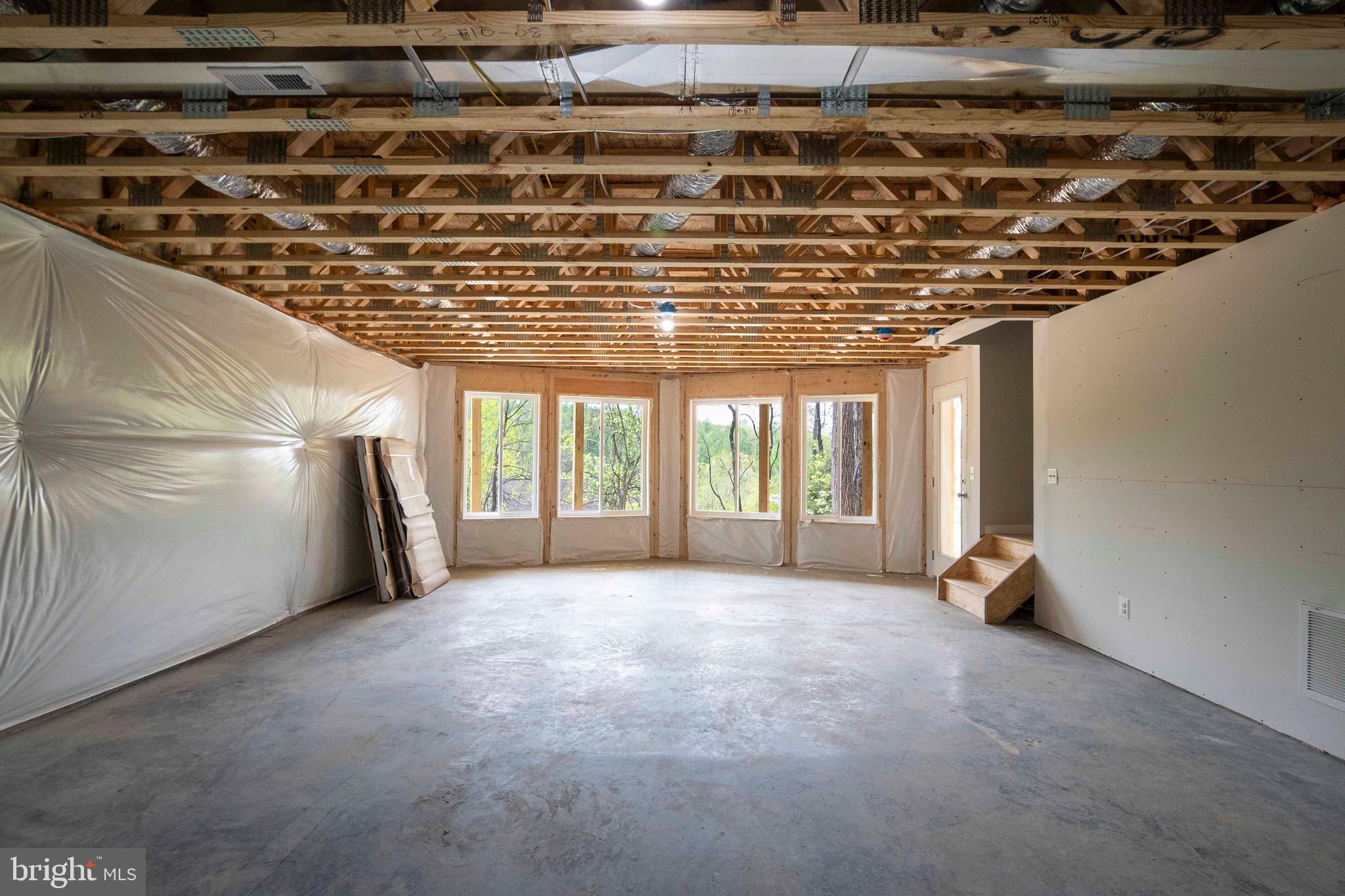 SKYLINE ESTATES - Residential