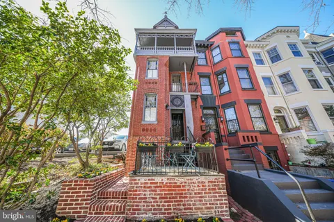 MLS: DCDC2191860