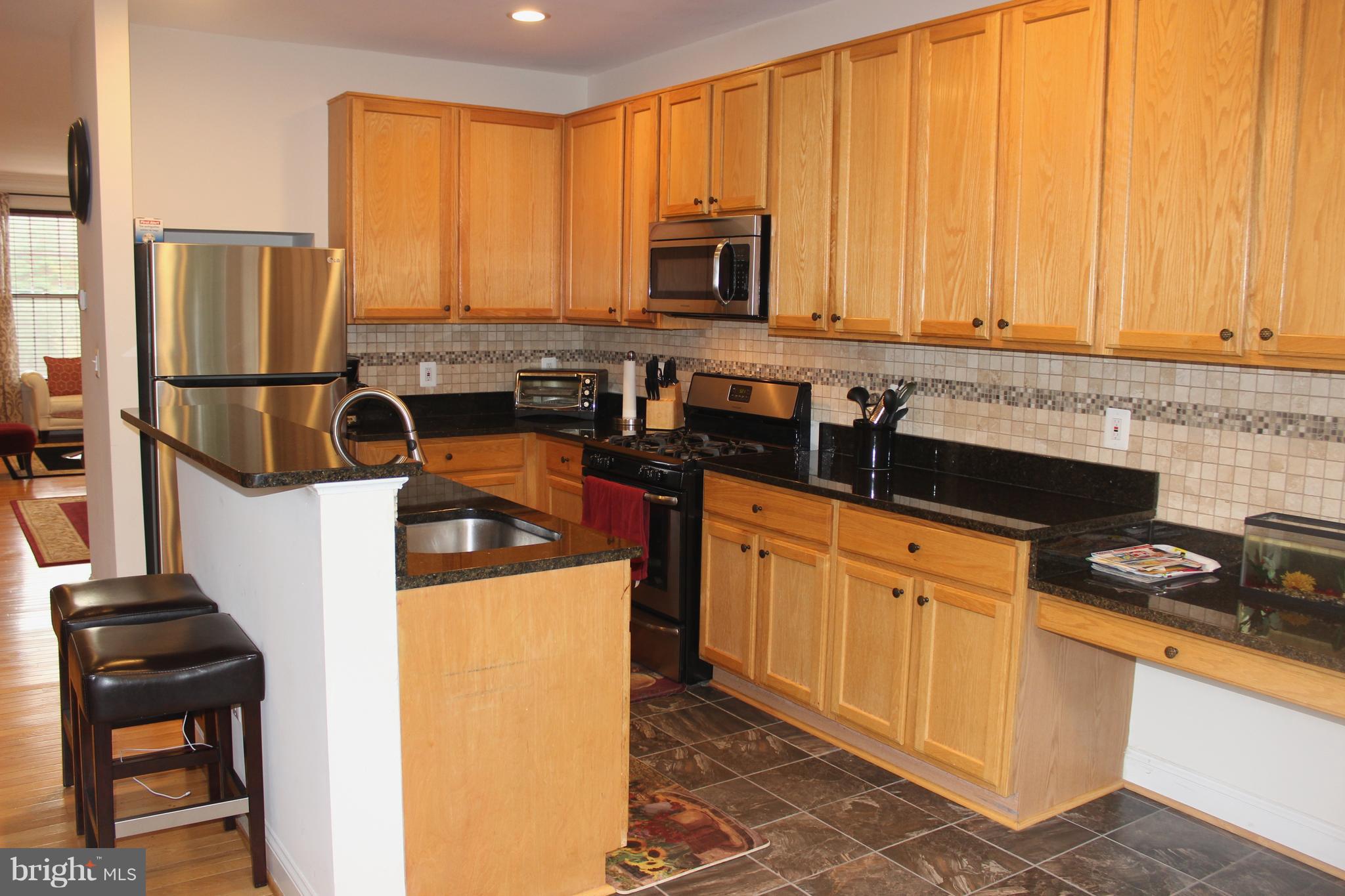 SIGNATURE AT BROADLANDS - Residential Lease