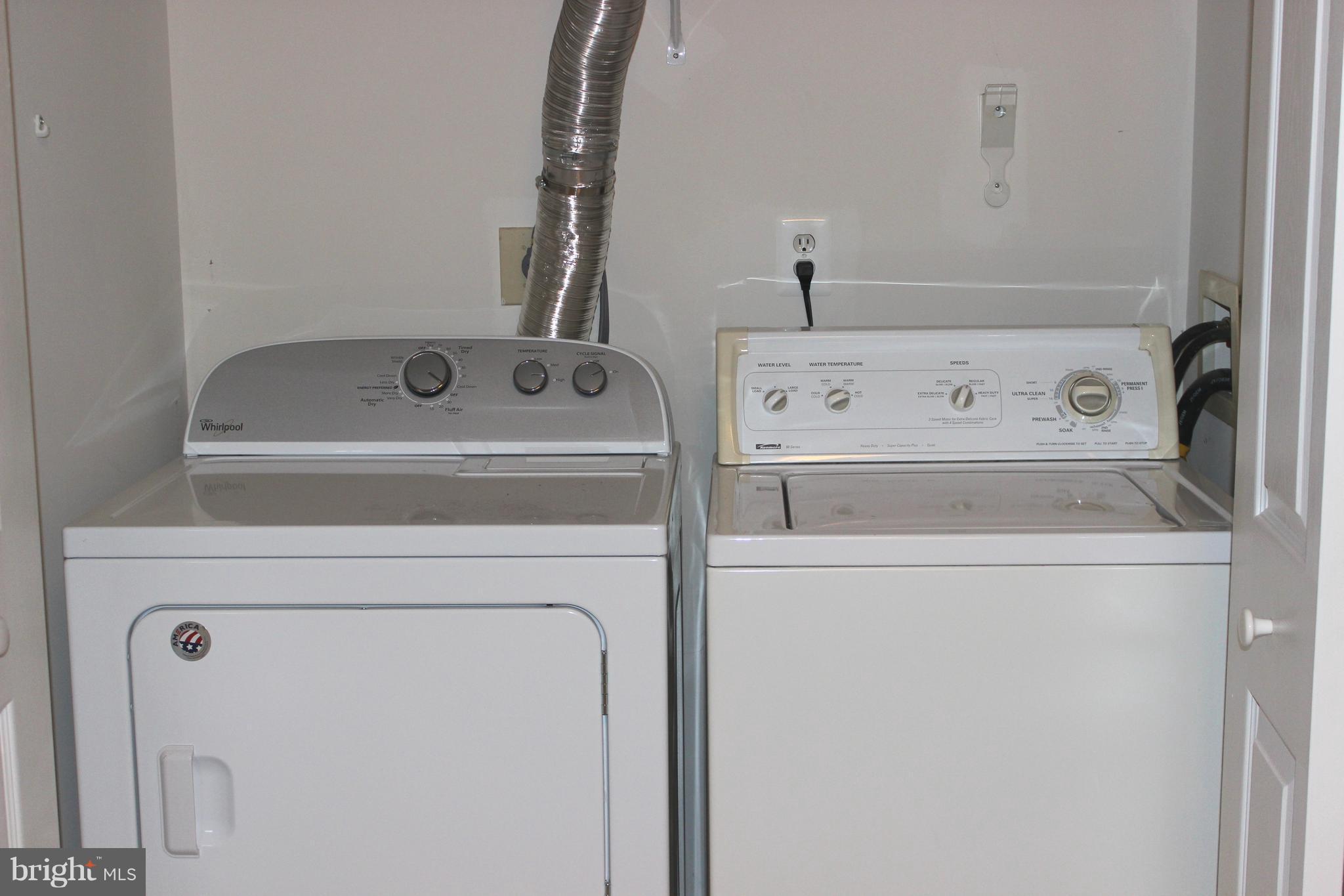 SIGNATURE AT BROADLANDS - Residential Lease