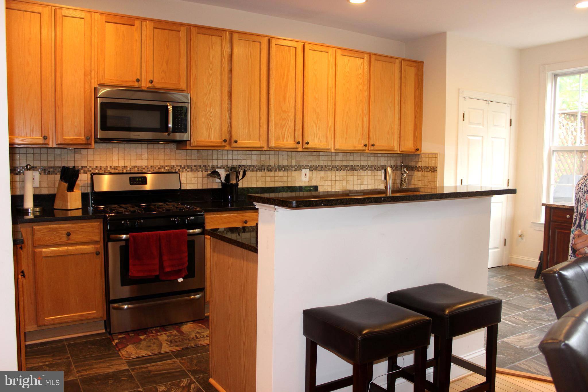 SIGNATURE AT BROADLANDS - Residential Lease