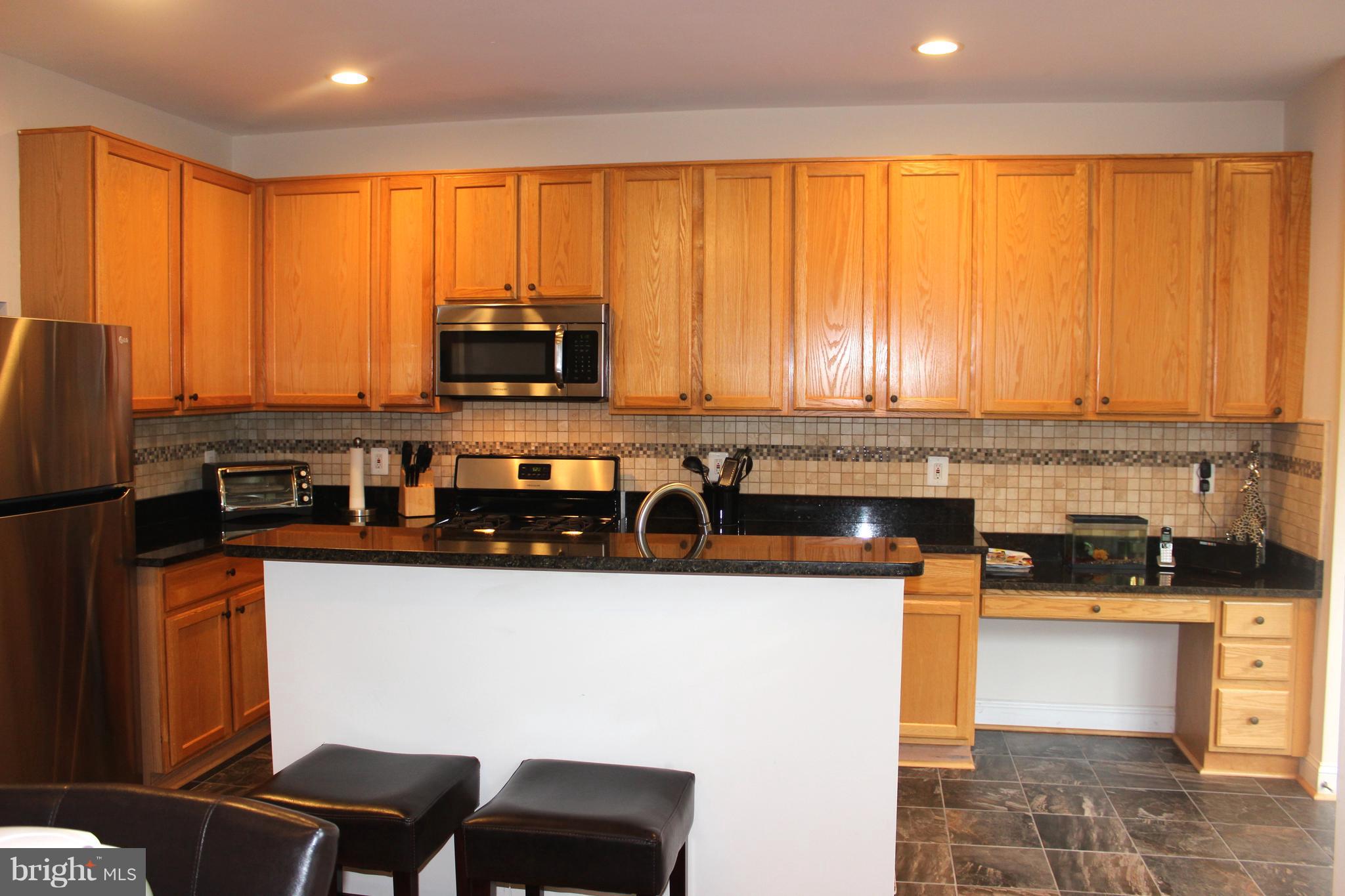 SIGNATURE AT BROADLANDS - Residential Lease