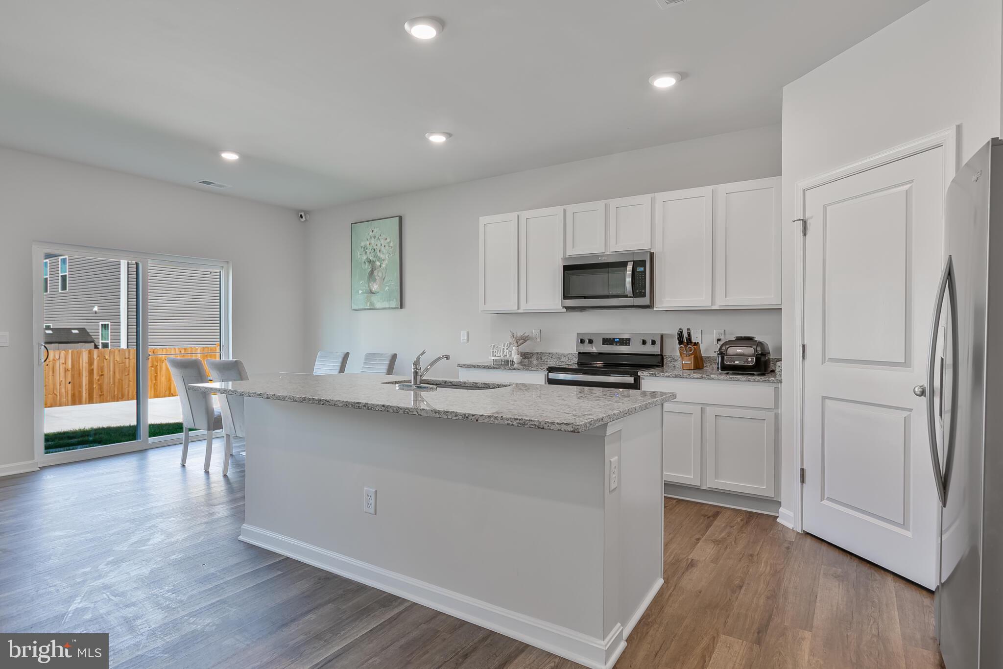 MAGNOLIA SPRINGS - Residential Lease