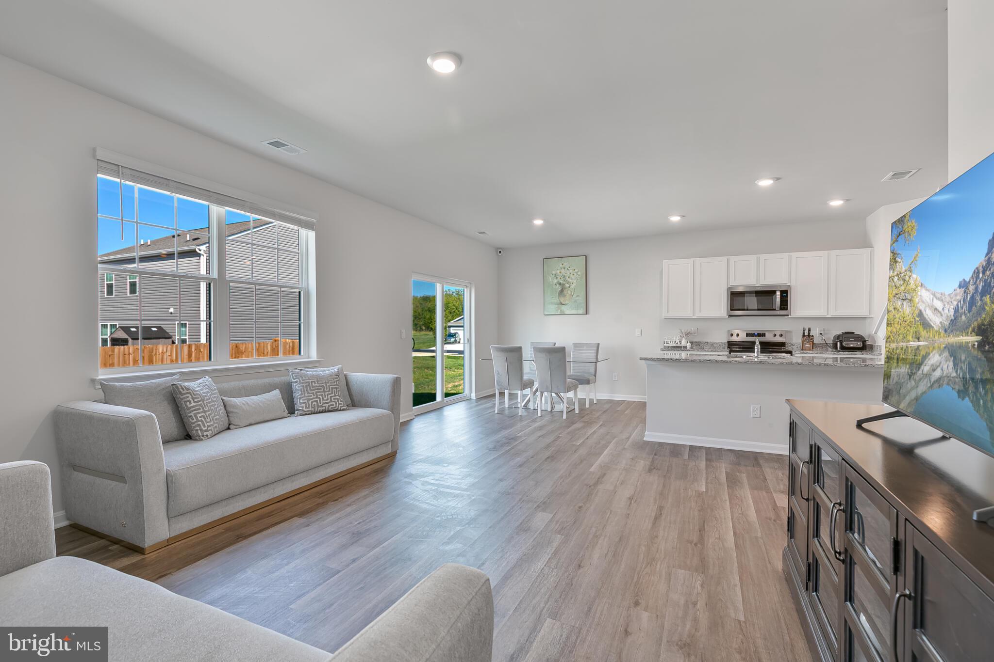 MAGNOLIA SPRINGS - Residential Lease