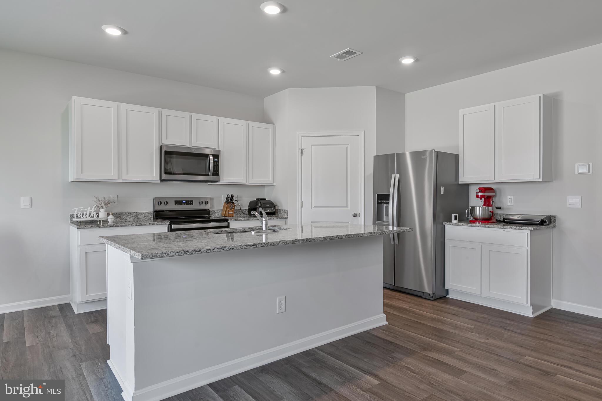 MAGNOLIA SPRINGS - Residential Lease