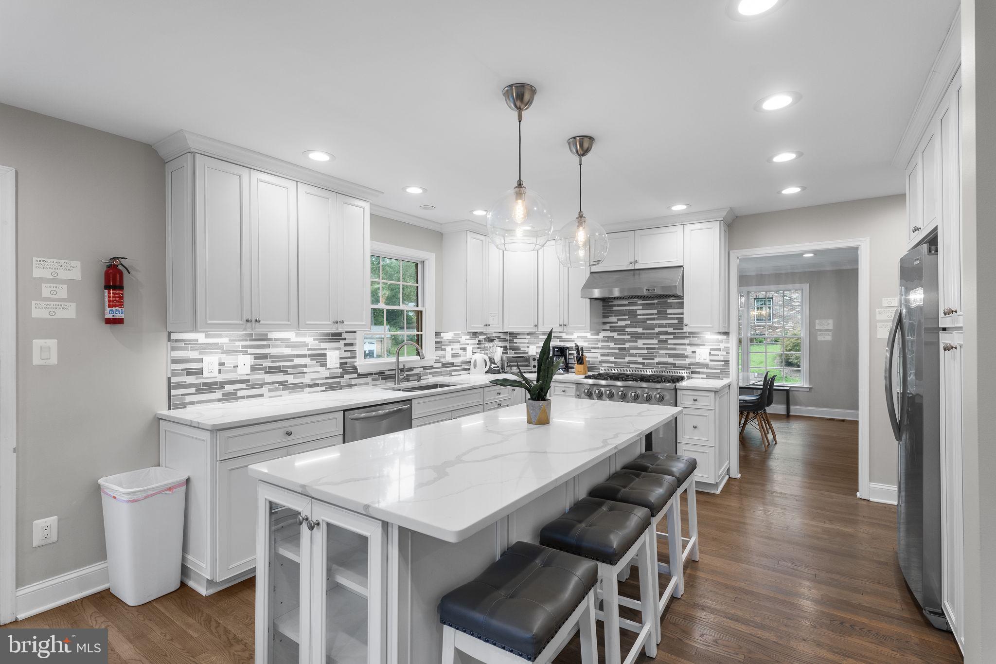 3436 HOLLY ROAD