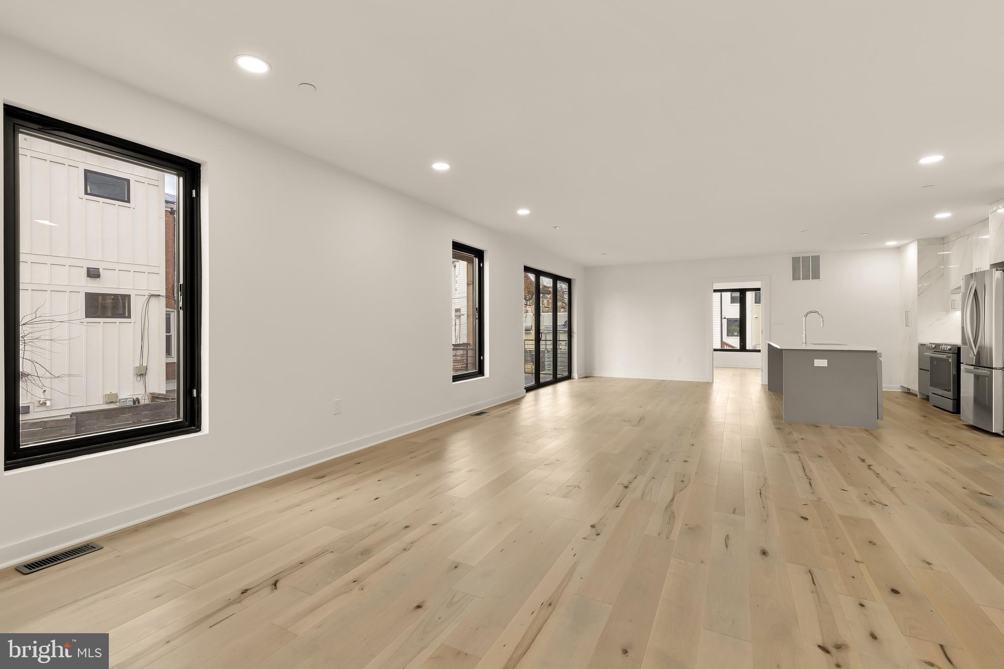 641 QUEBEC PLACE NW 1