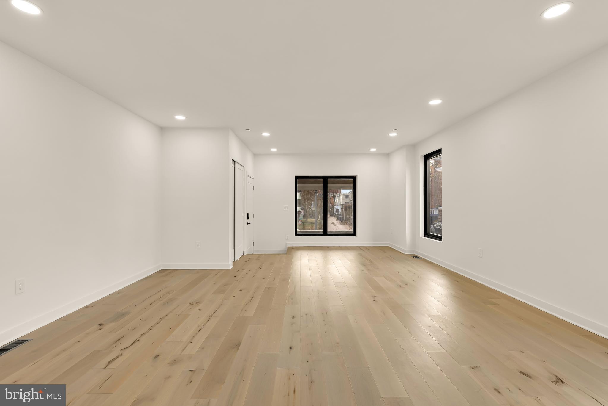 641 QUEBEC PLACE NW 1