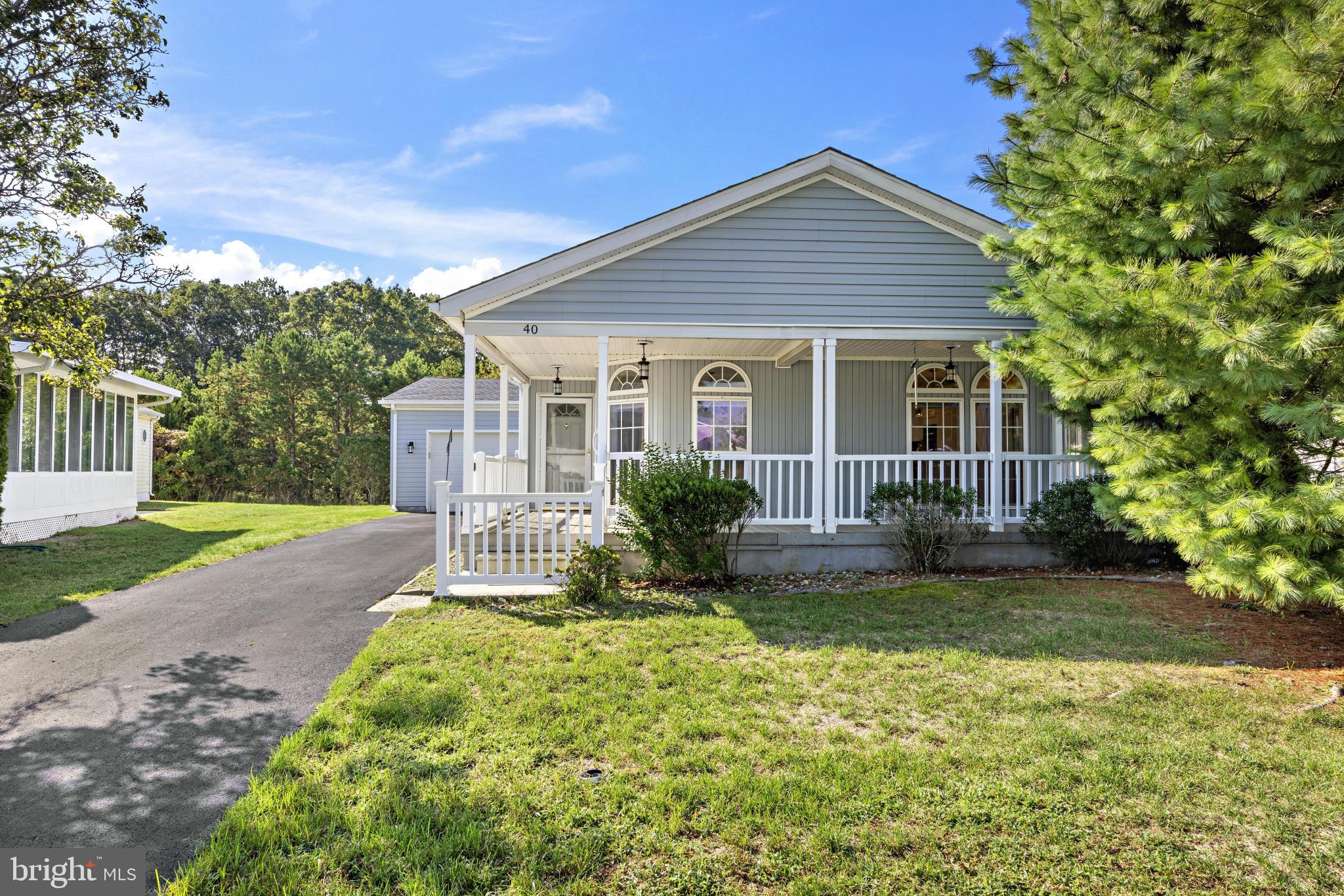 40 PINE GROVE AVENUE