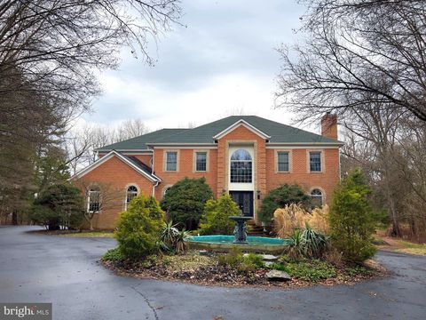 10001 BEACH MILL ROAD GREAT FALLS VA 22066