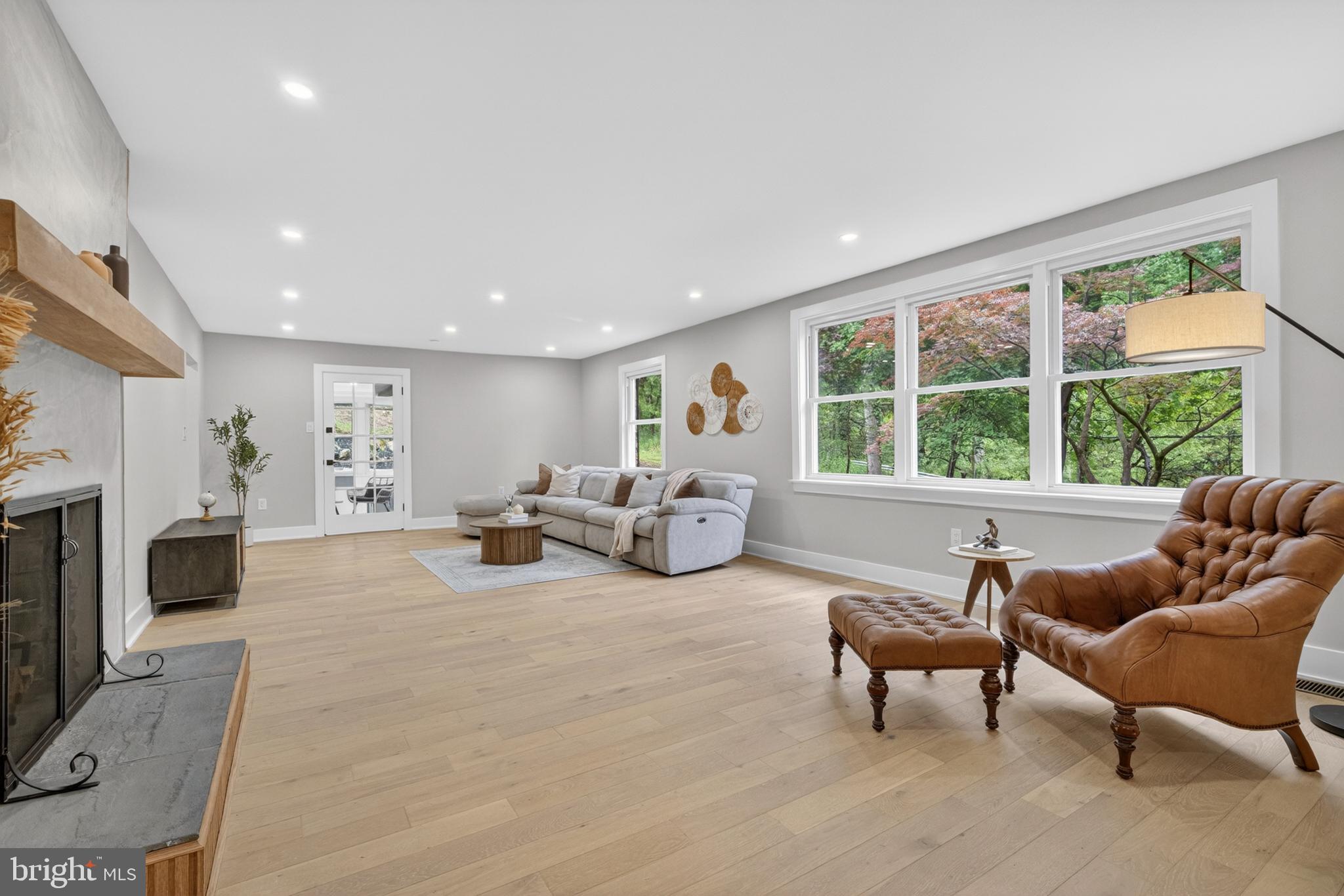NEWTOWN SQ - Residential