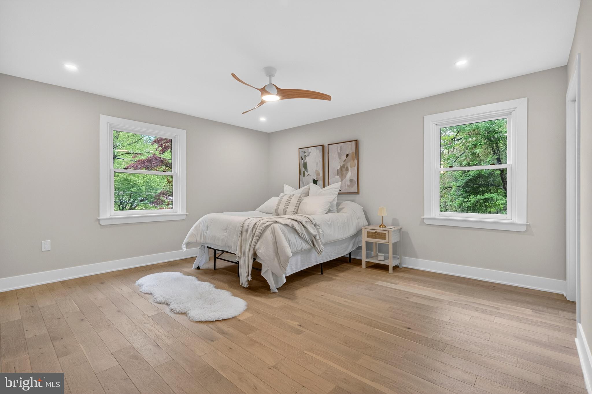 NEWTOWN SQ - Residential