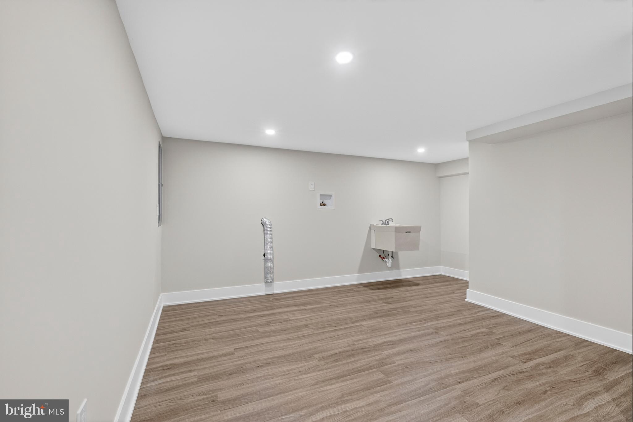 NEWTOWN SQ - Residential