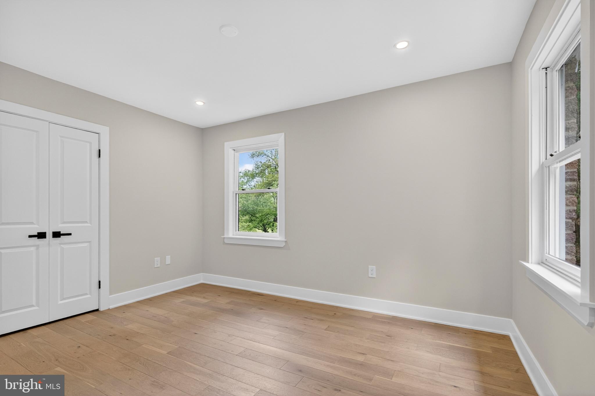 NEWTOWN SQ - Residential