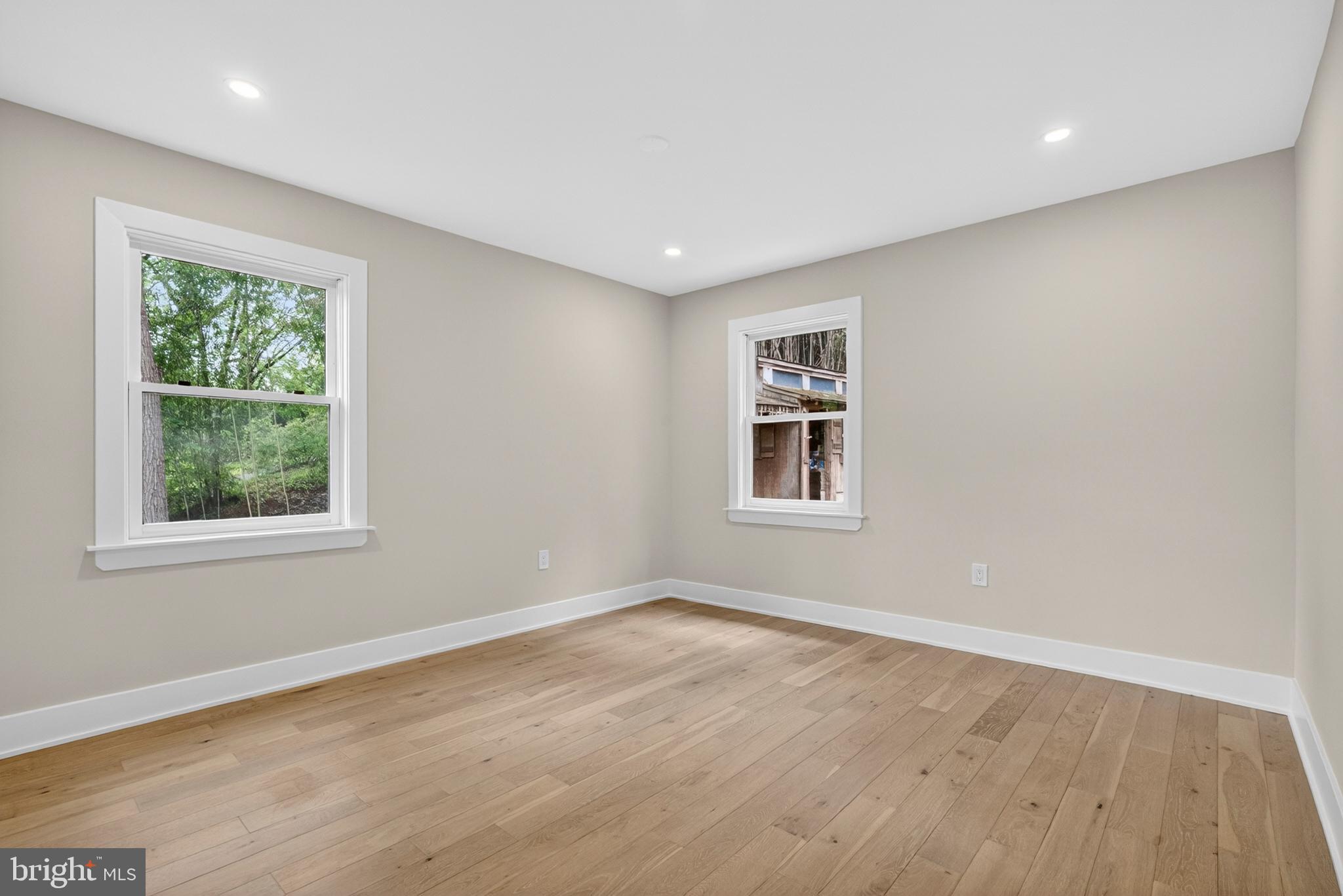 NEWTOWN SQ - Residential