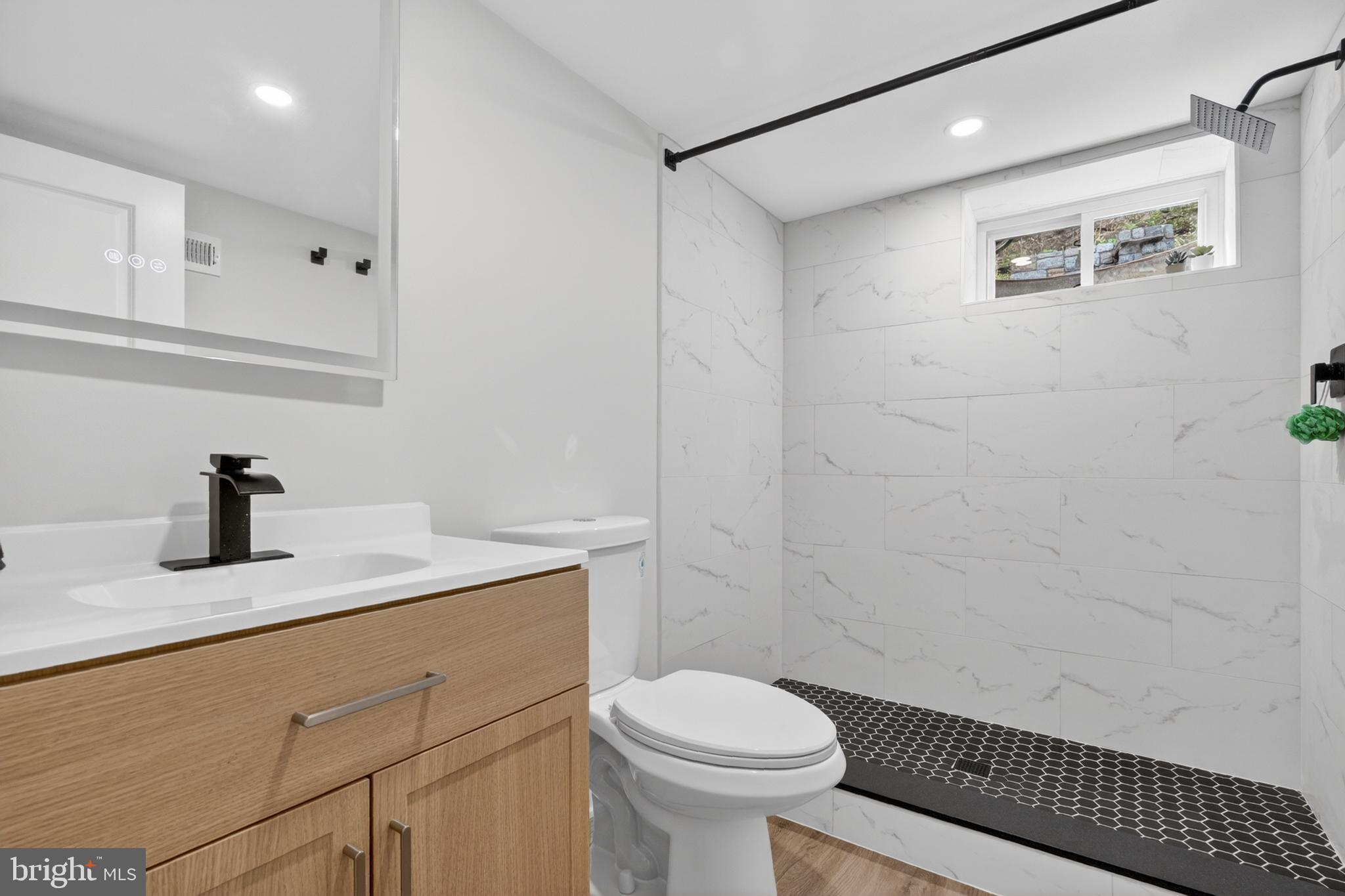 NEWTOWN SQ - Residential
