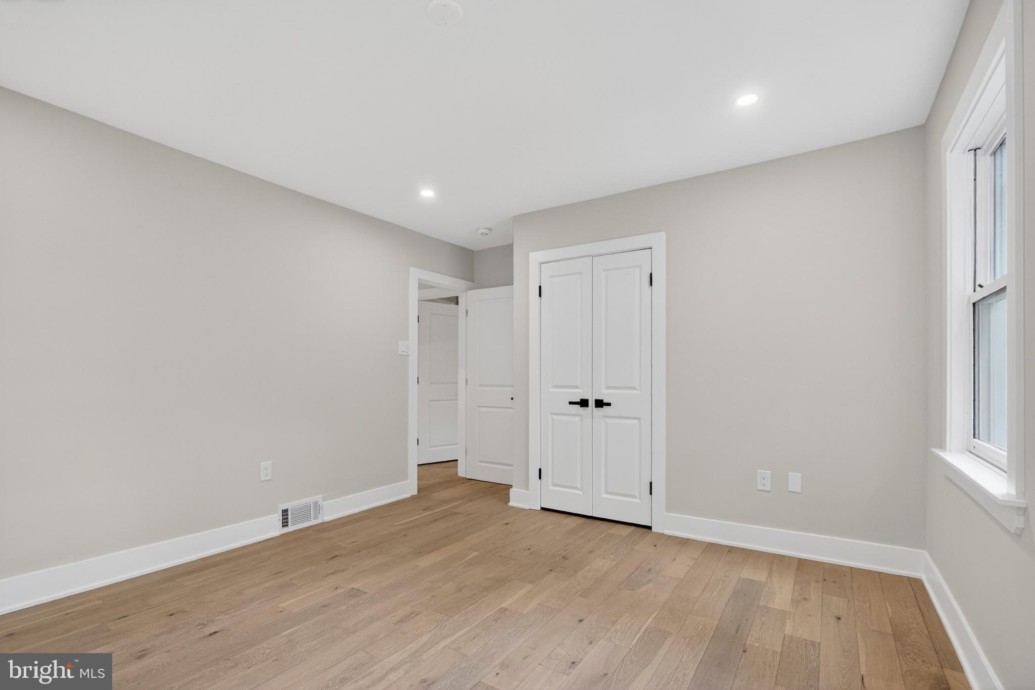 NEWTOWN SQ - Residential