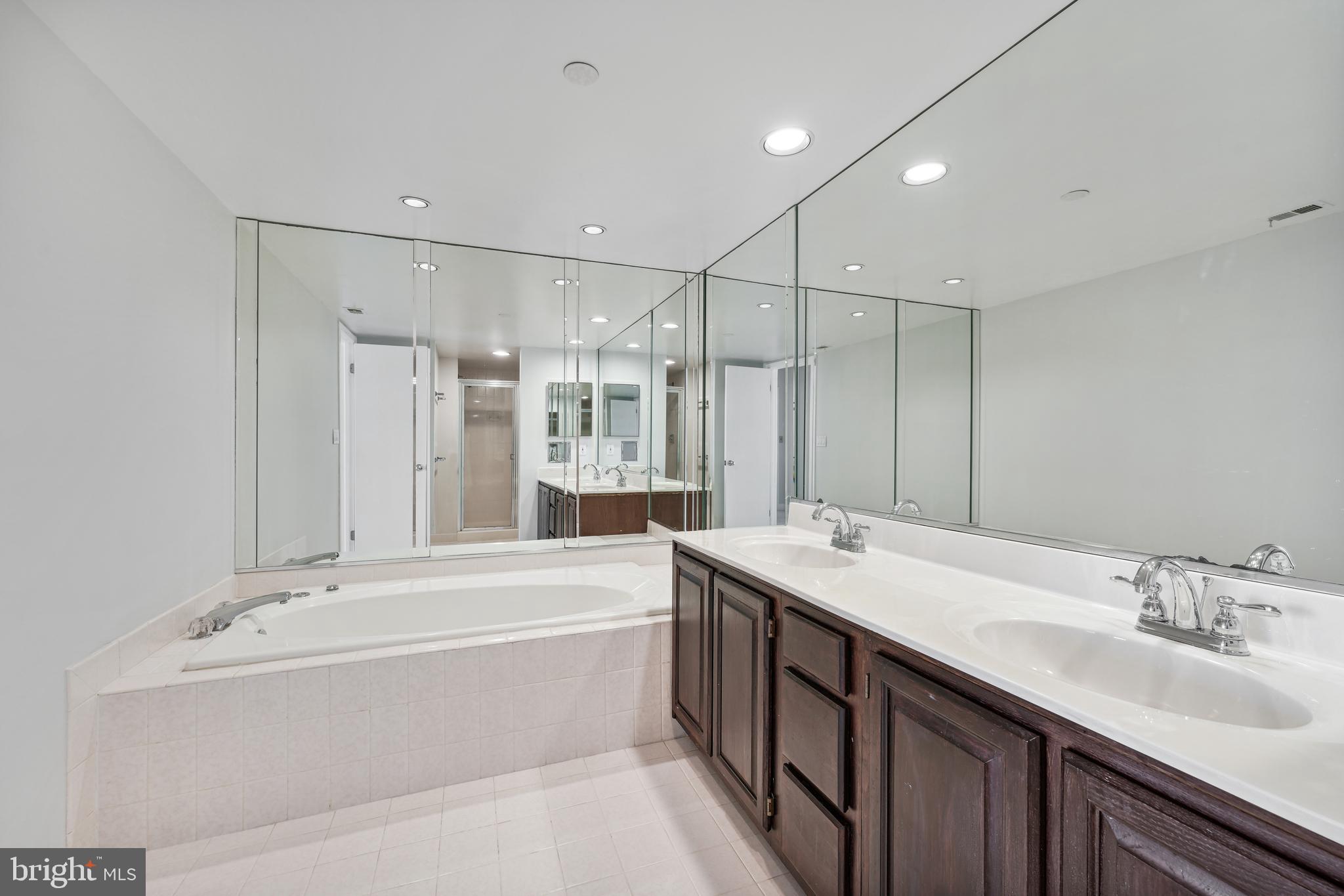 SKYLINE SQUARE CONDO - Residential Lease