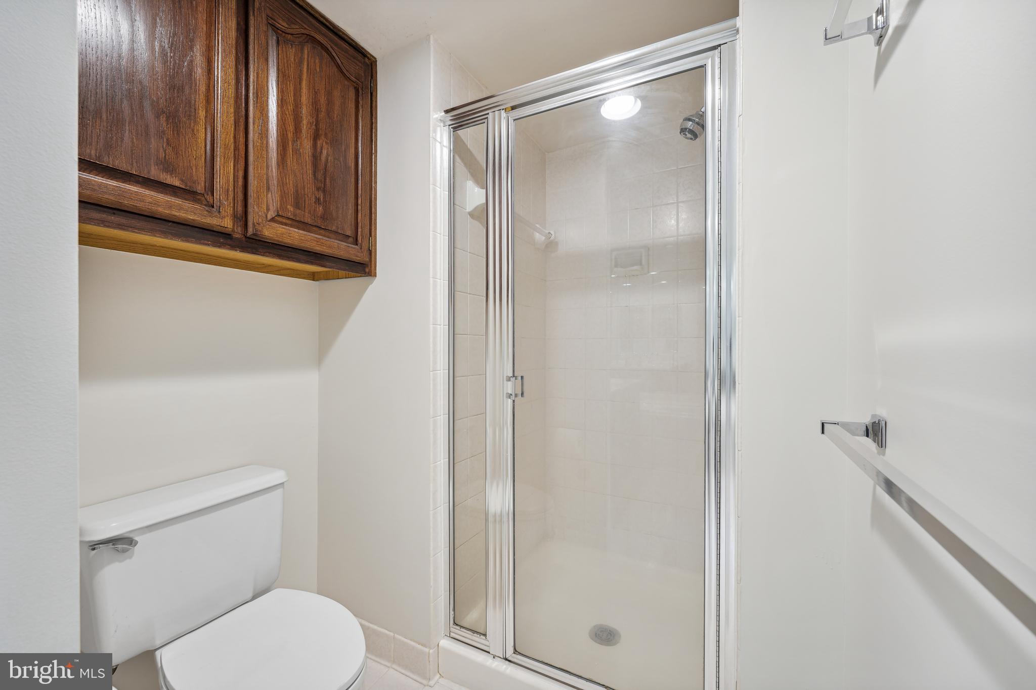 SKYLINE SQUARE CONDO - Residential Lease