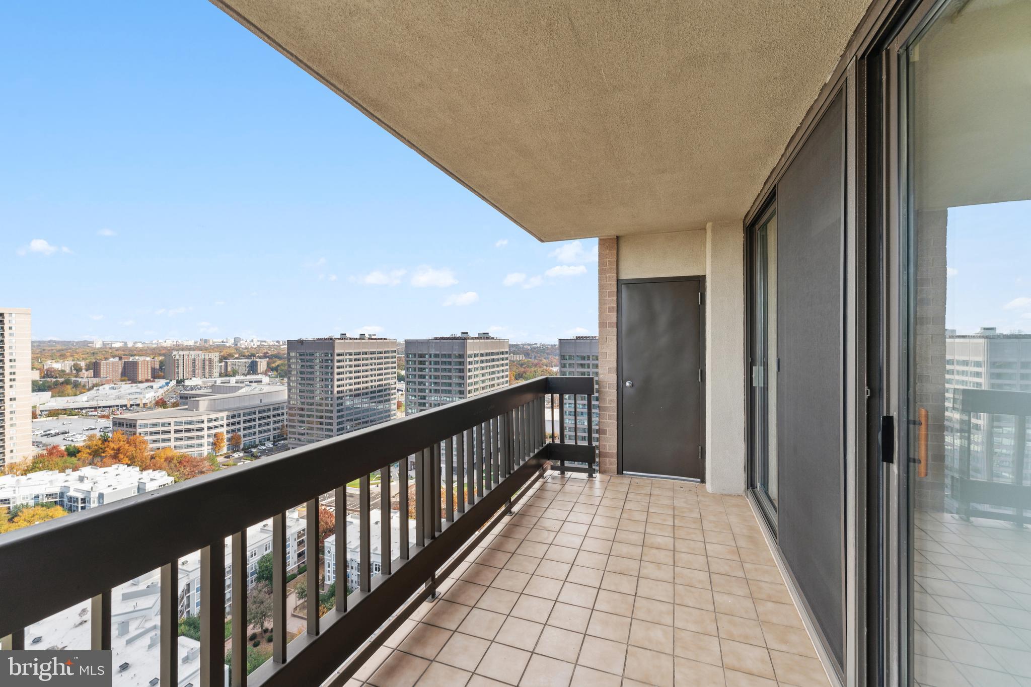 SKYLINE SQUARE CONDO - Residential Lease