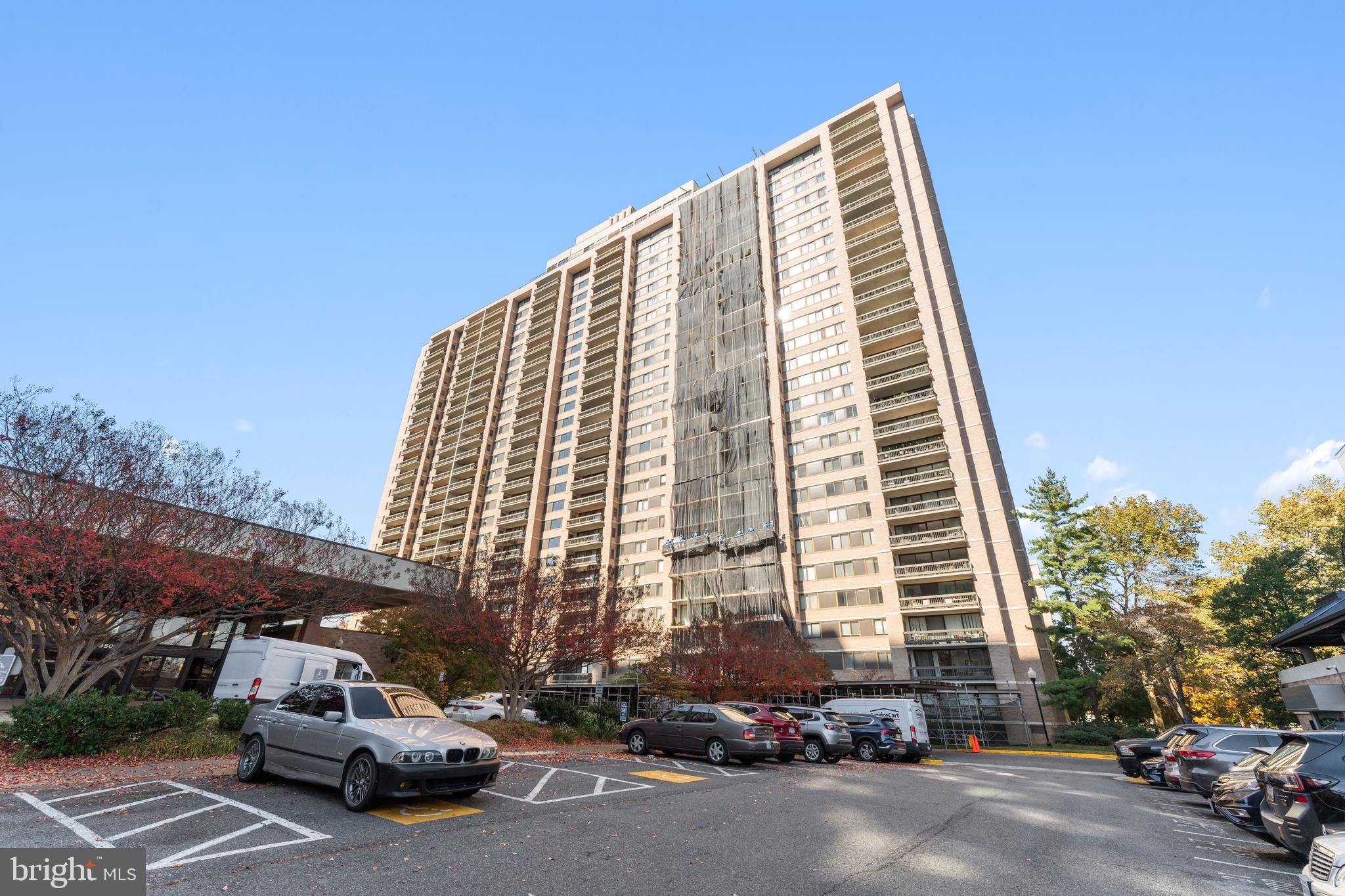 SKYLINE SQUARE CONDO - Residential Lease