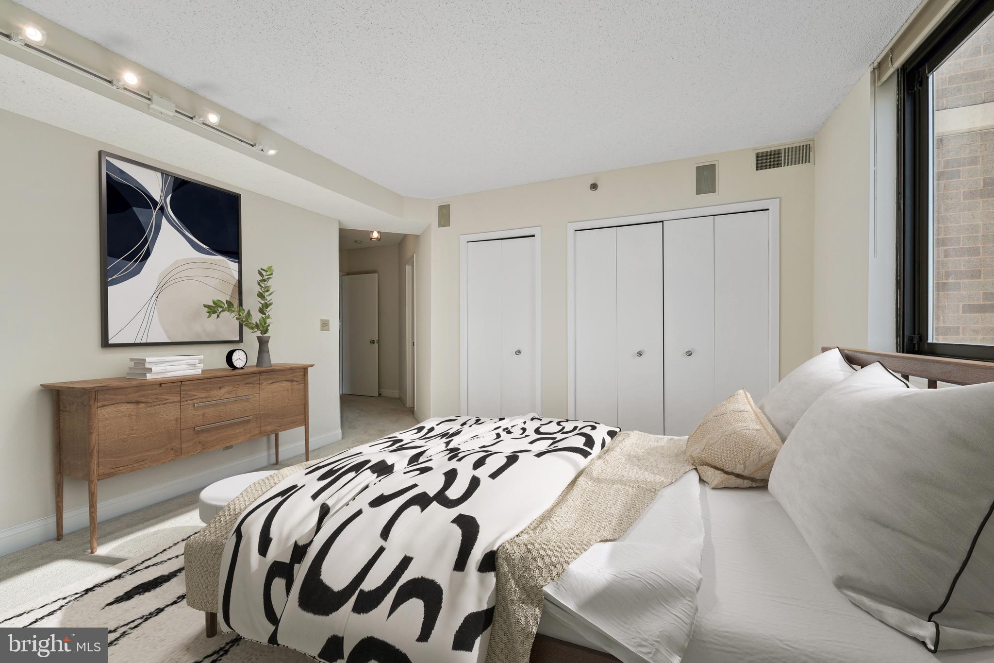 SKYLINE SQUARE CONDO - Residential Lease