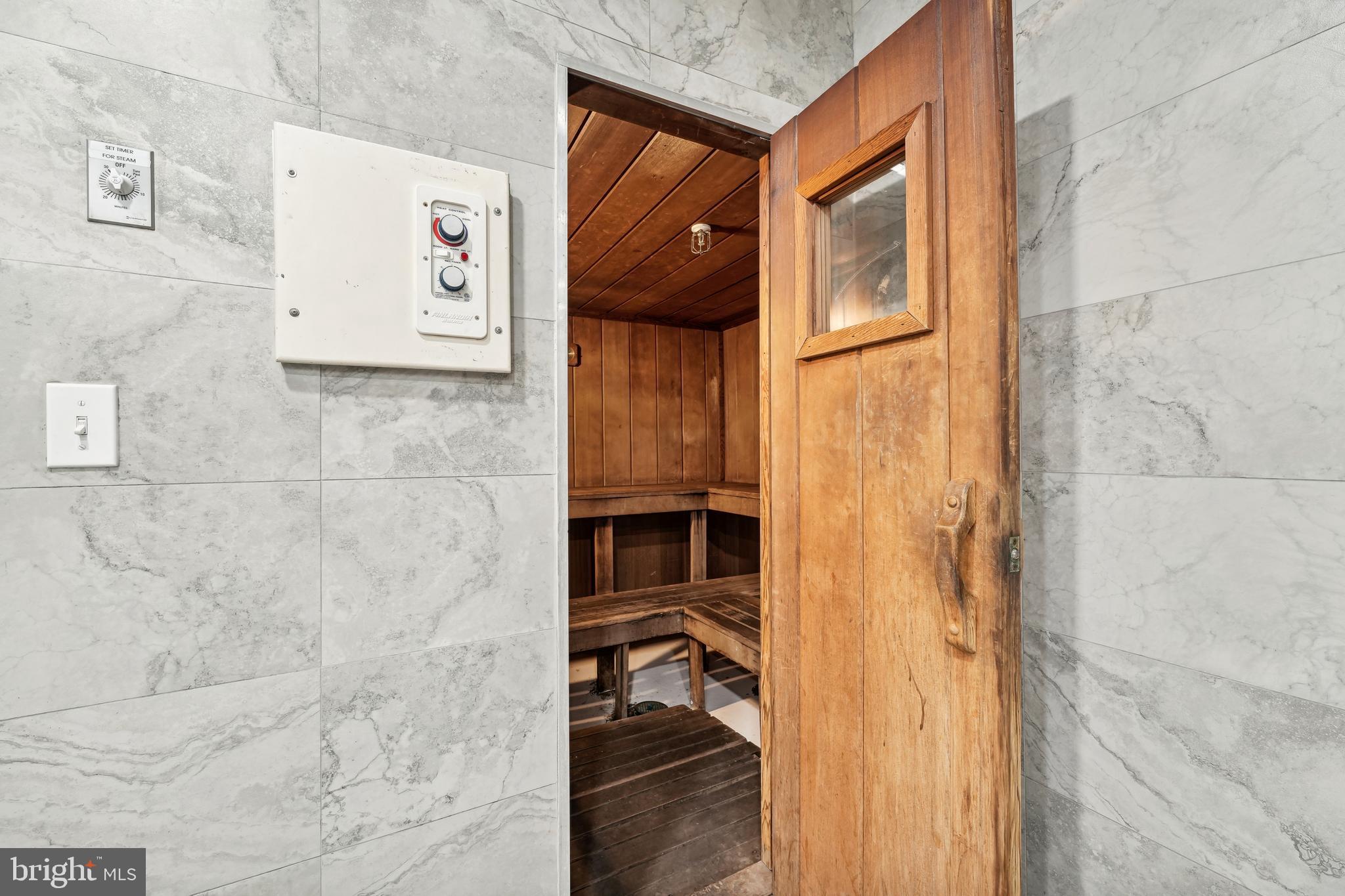 SKYLINE SQUARE CONDO - Residential Lease